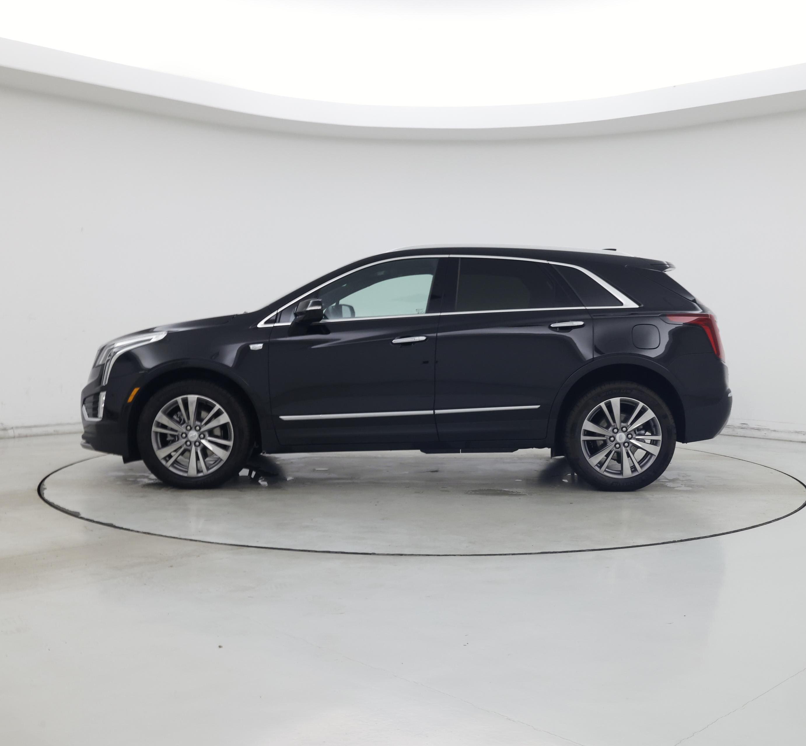 Thumbnail: 2025 Cadillac XT5 - 3