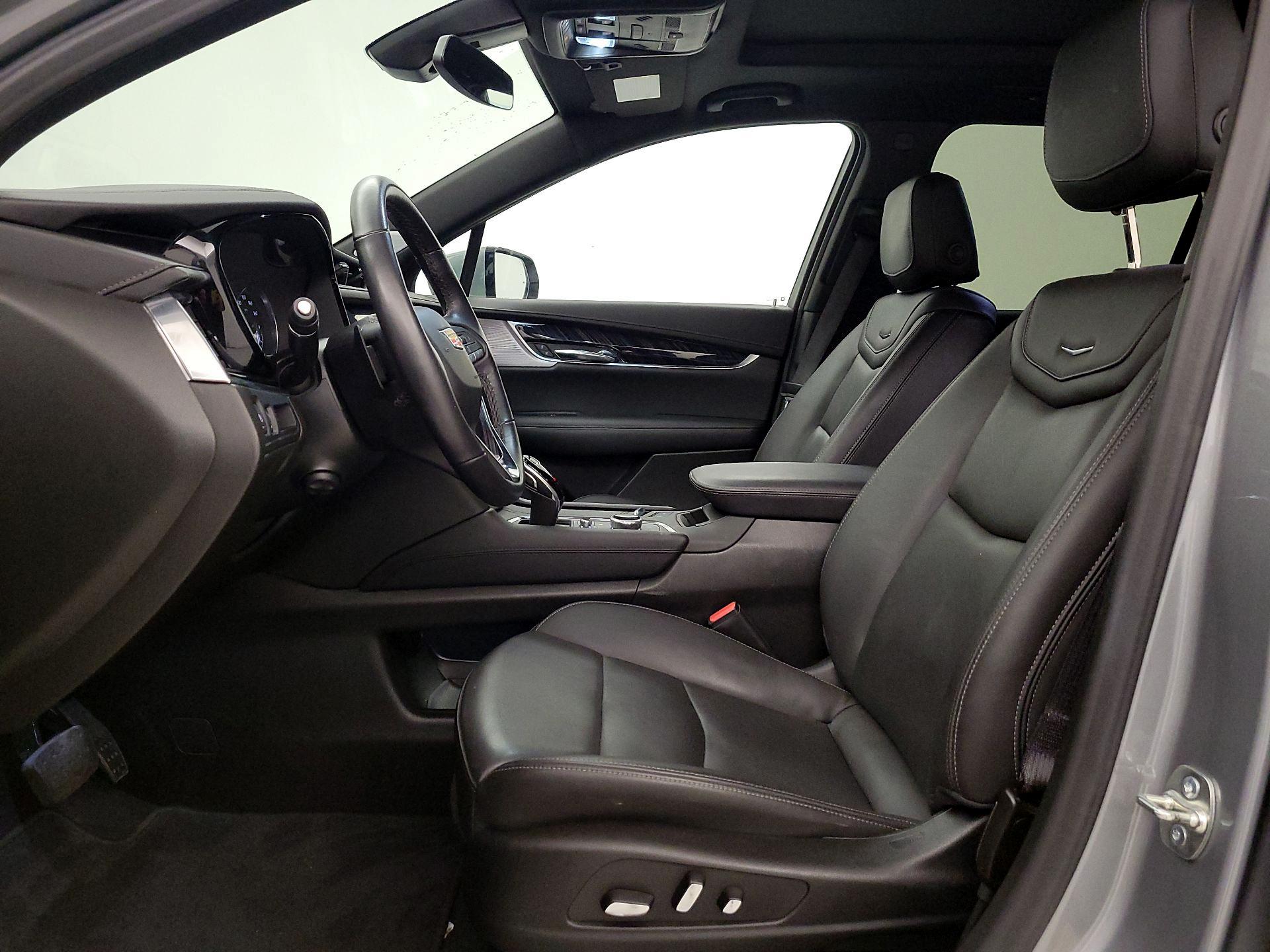 Thumbnail: 2025 Cadillac XT6 - 11