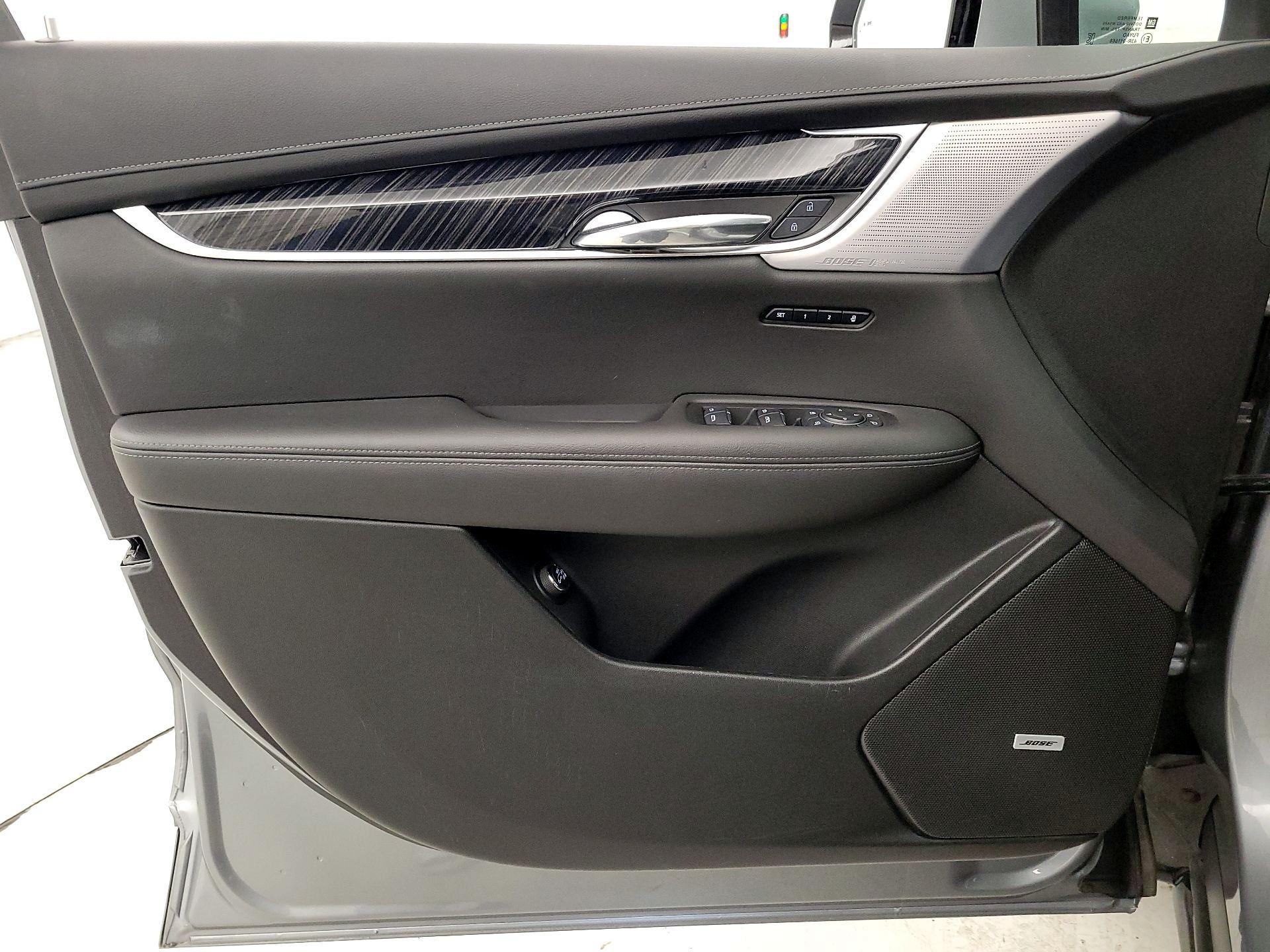 Thumbnail: 2025 Cadillac XT6 - 12