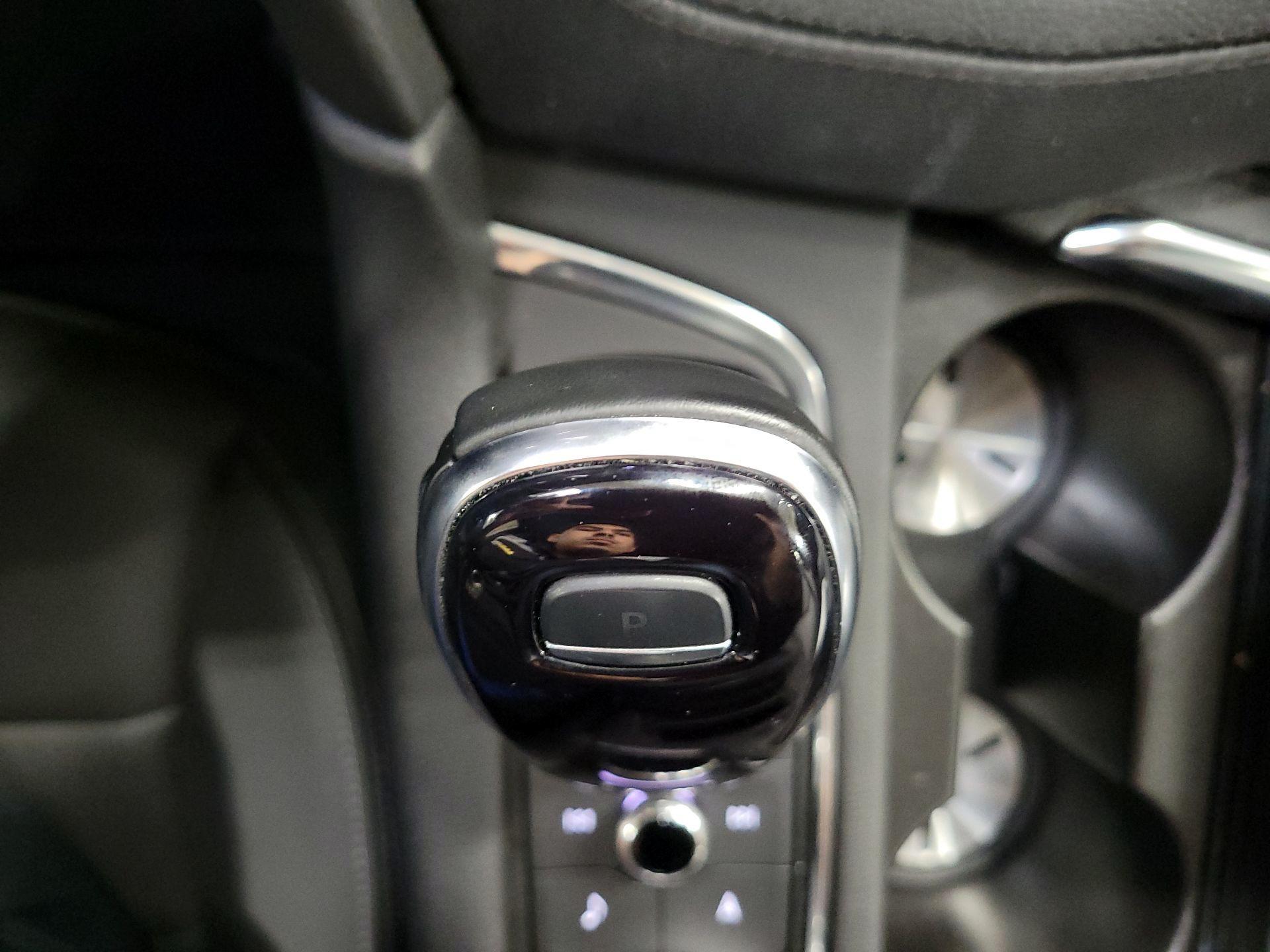 Thumbnail: 2025 Cadillac XT6 - 17