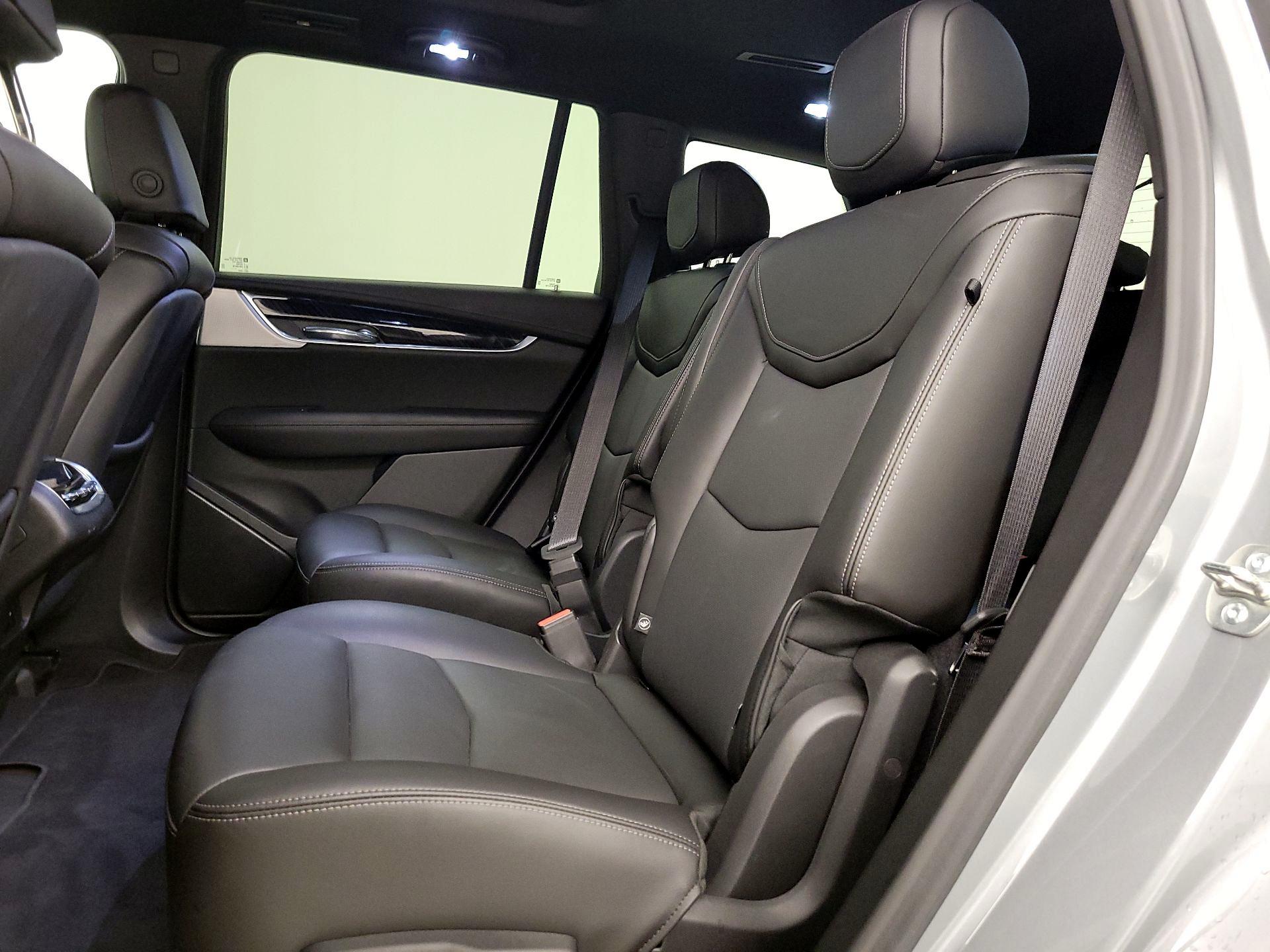 Thumbnail: 2025 Cadillac XT6 - 18