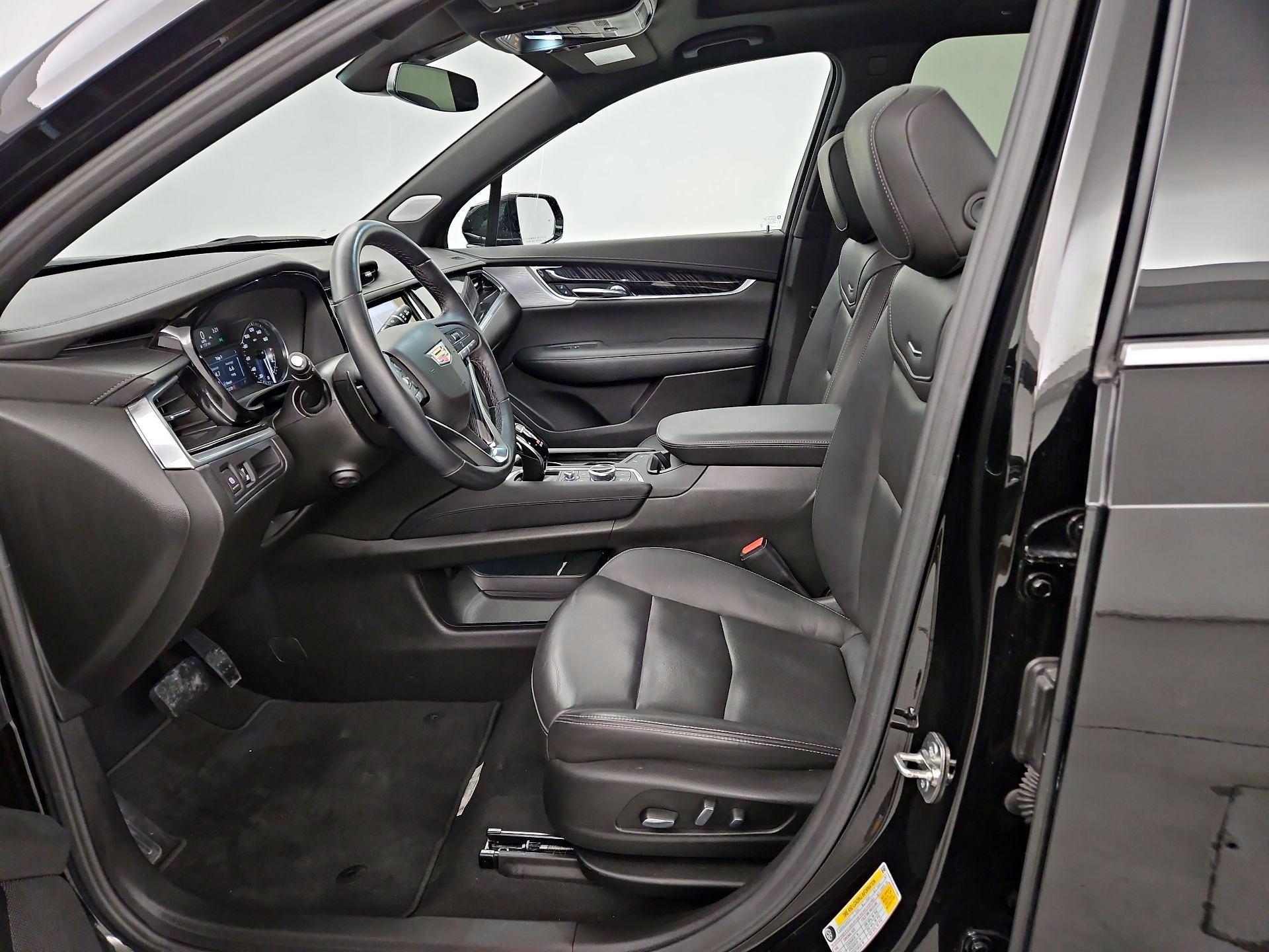 Thumbnail: 2025 Cadillac XT6 - 11