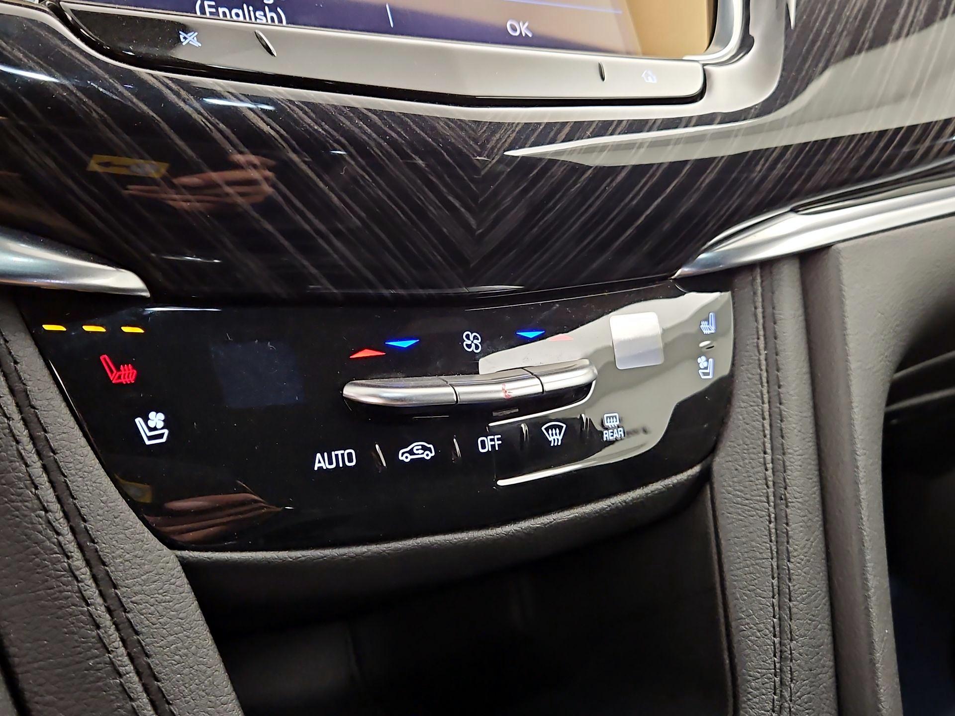 Thumbnail: 2025 Cadillac XT6 - 17