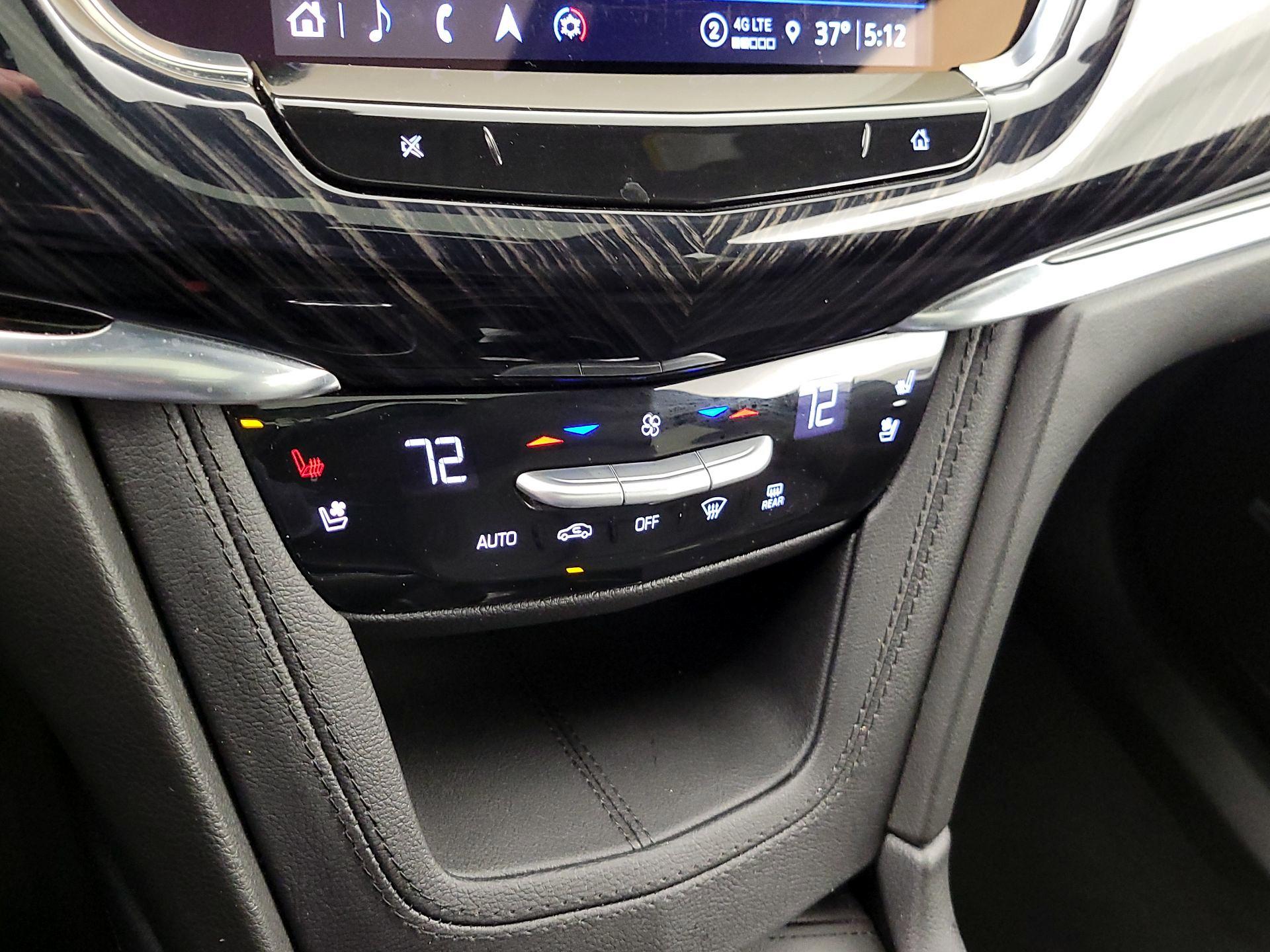 Thumbnail: 2025 Cadillac XT6 - 17