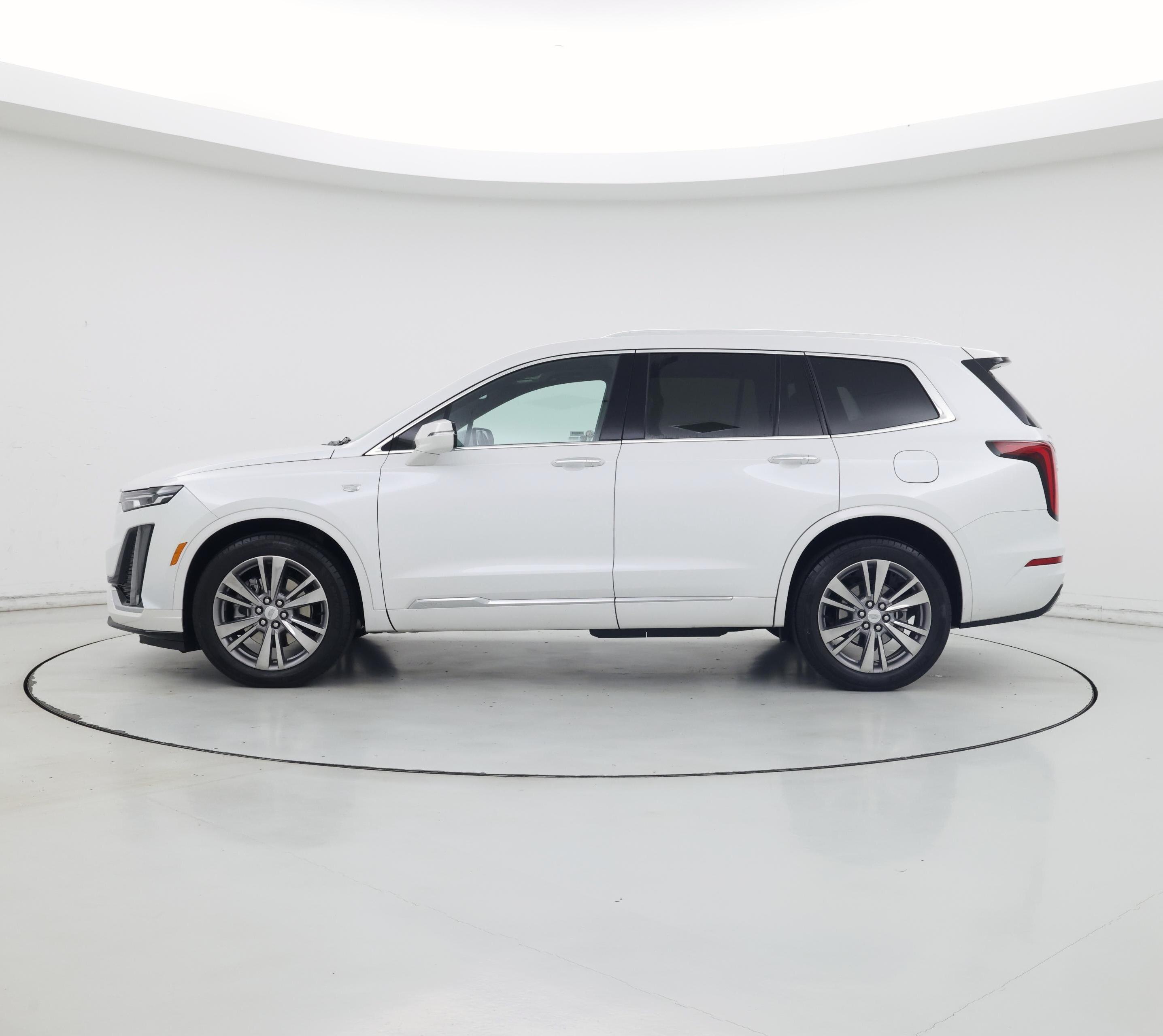 Thumbnail: 2025 Cadillac XT6 - 3