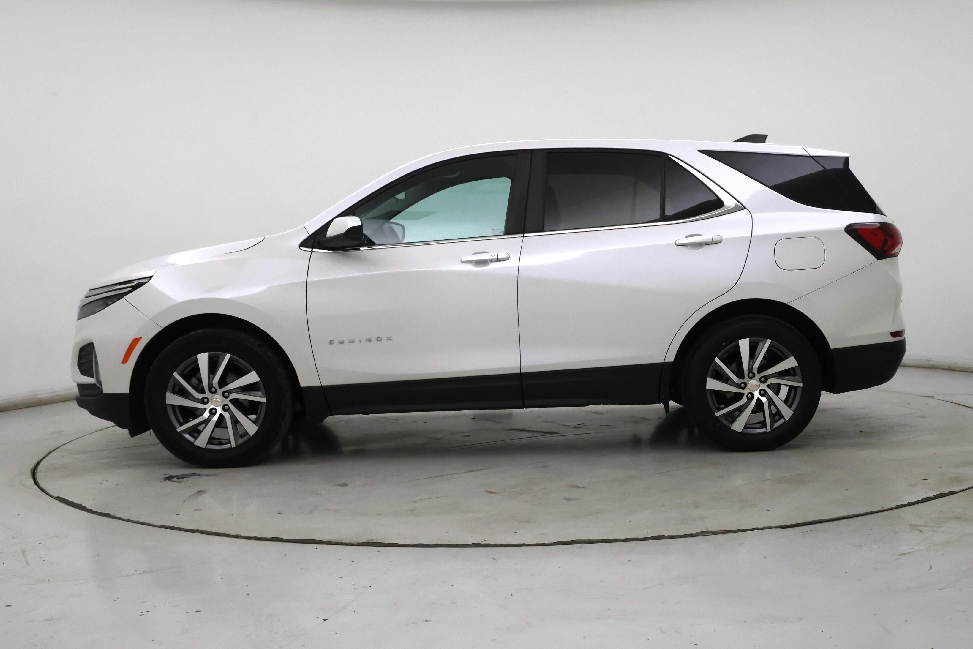 Thumbnail: 2022 Chevrolet Equinox - 3