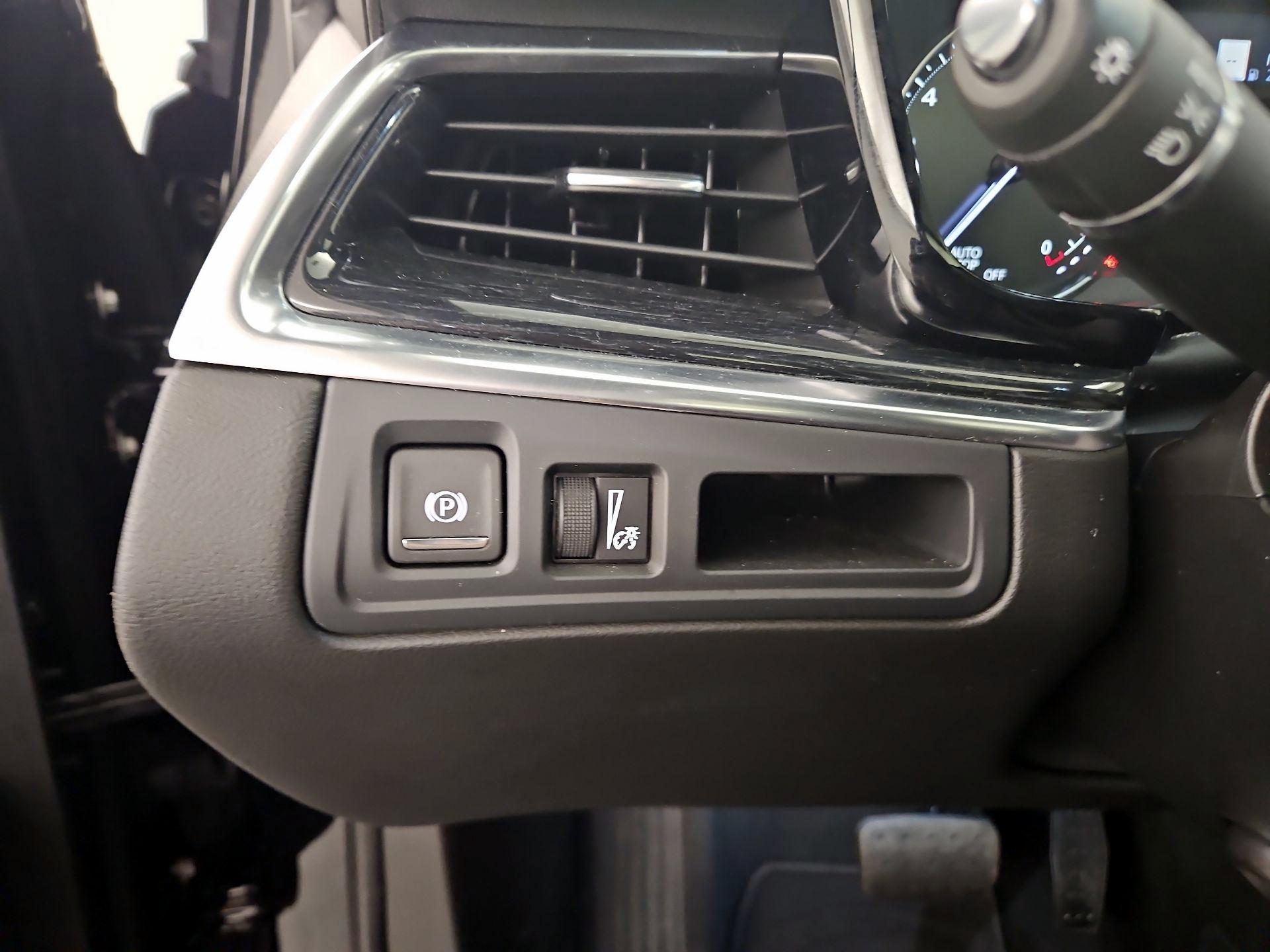 Thumbnail: 2025 Cadillac XT5 - 13