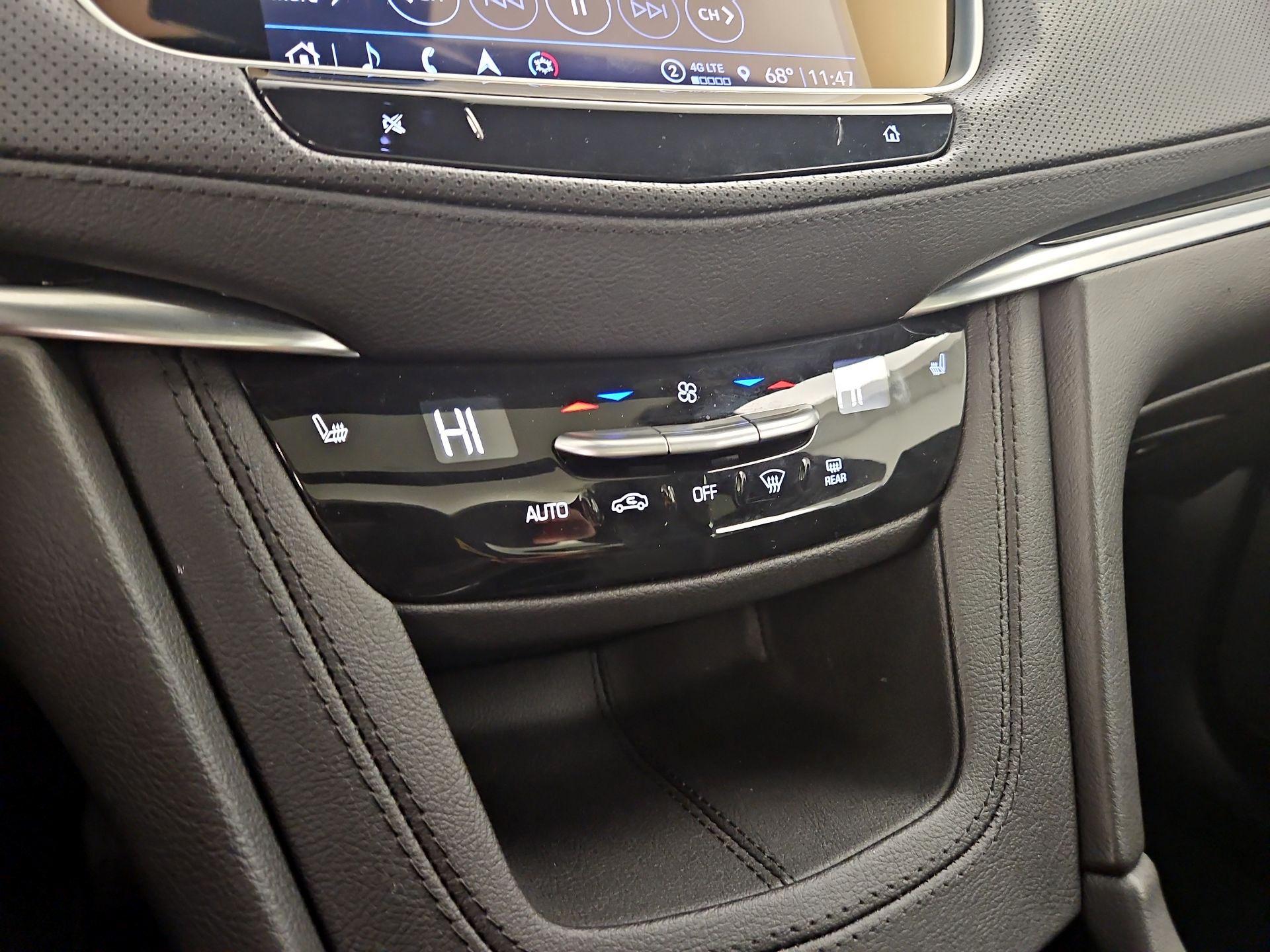 Thumbnail: 2025 Cadillac XT5 - 17