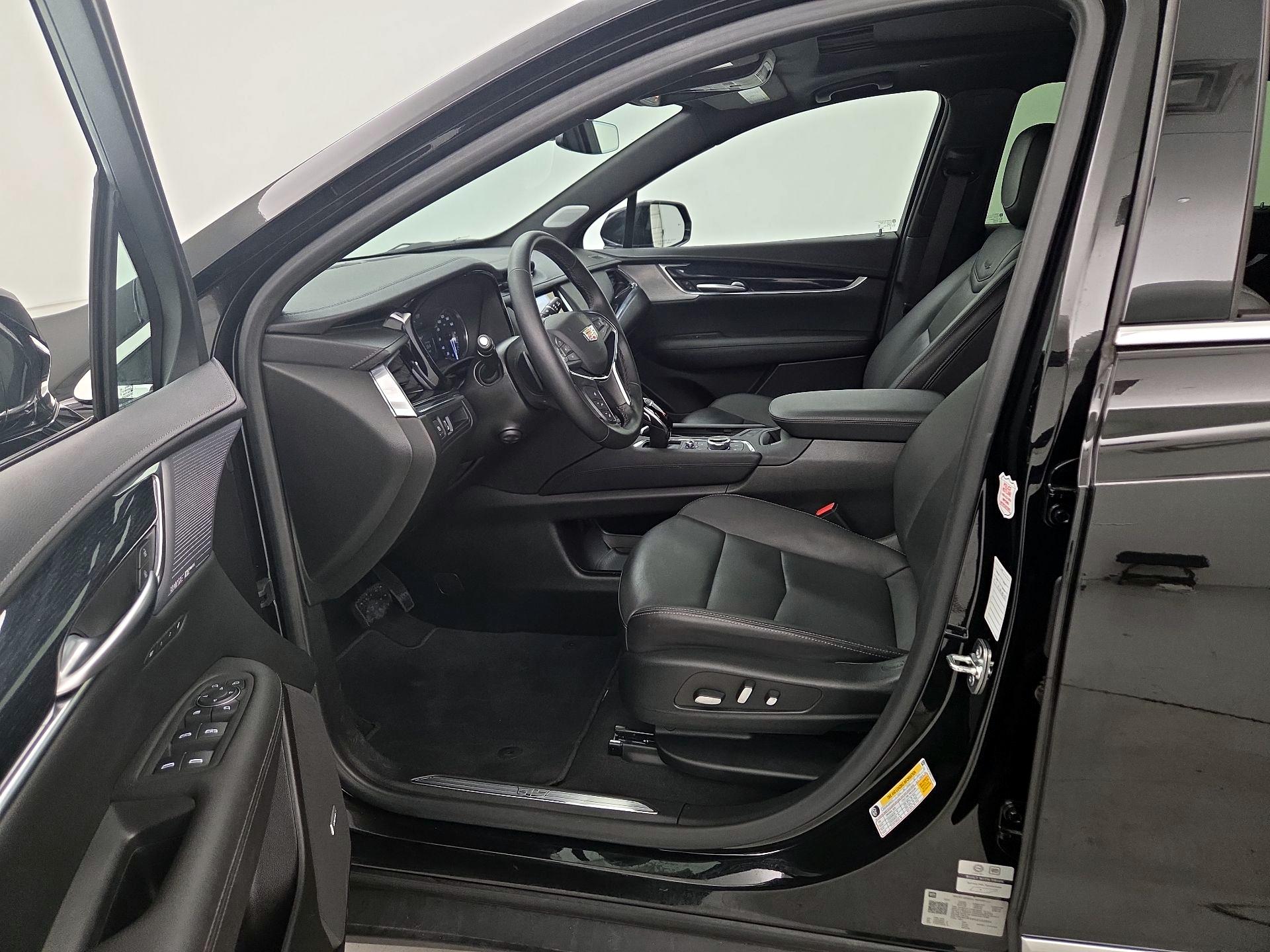 Thumbnail: 2025 Cadillac XT5 - 11