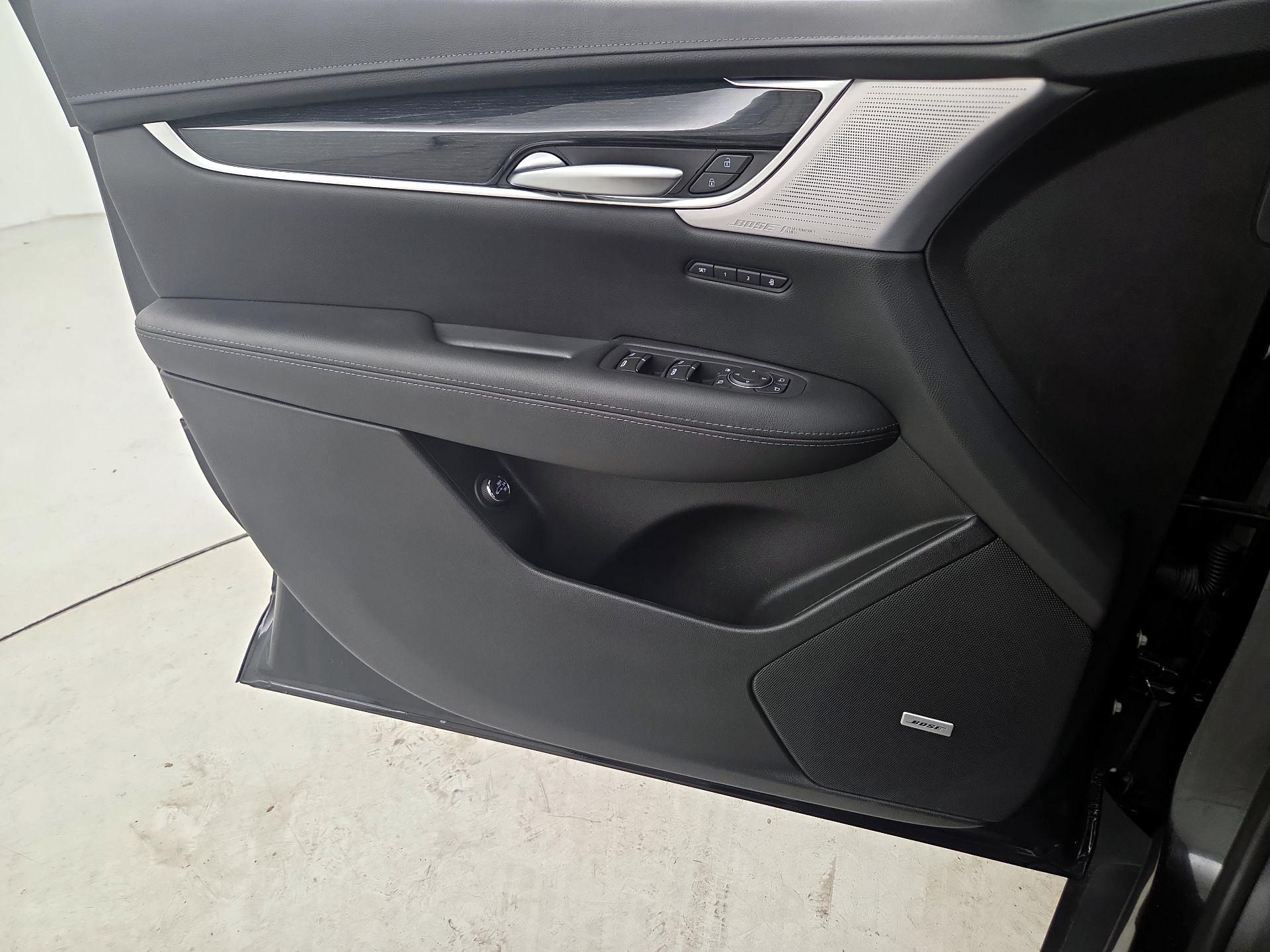 Thumbnail: 2025 Cadillac XT5 - 12