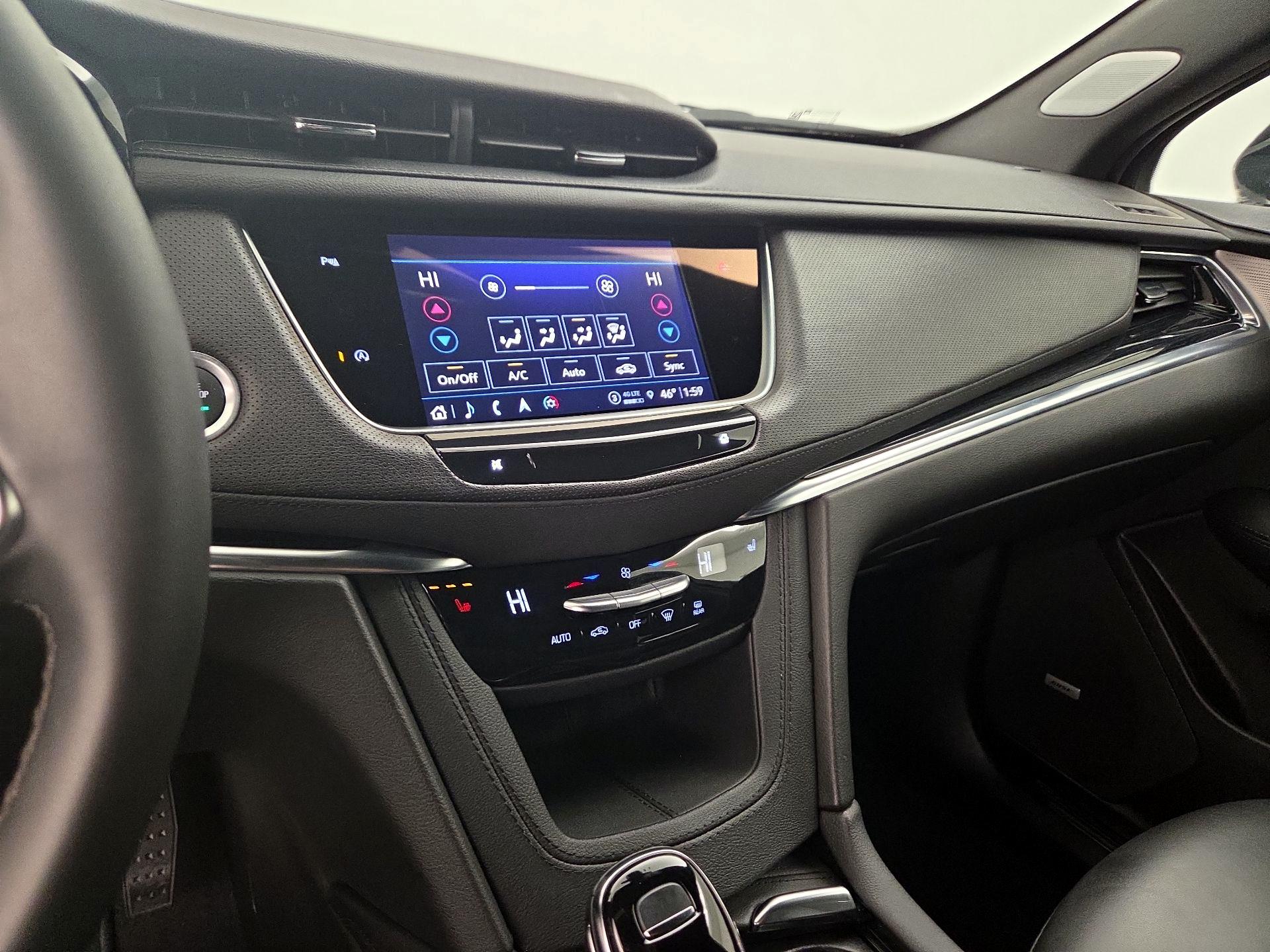 Thumbnail: 2025 Cadillac XT5 - 17