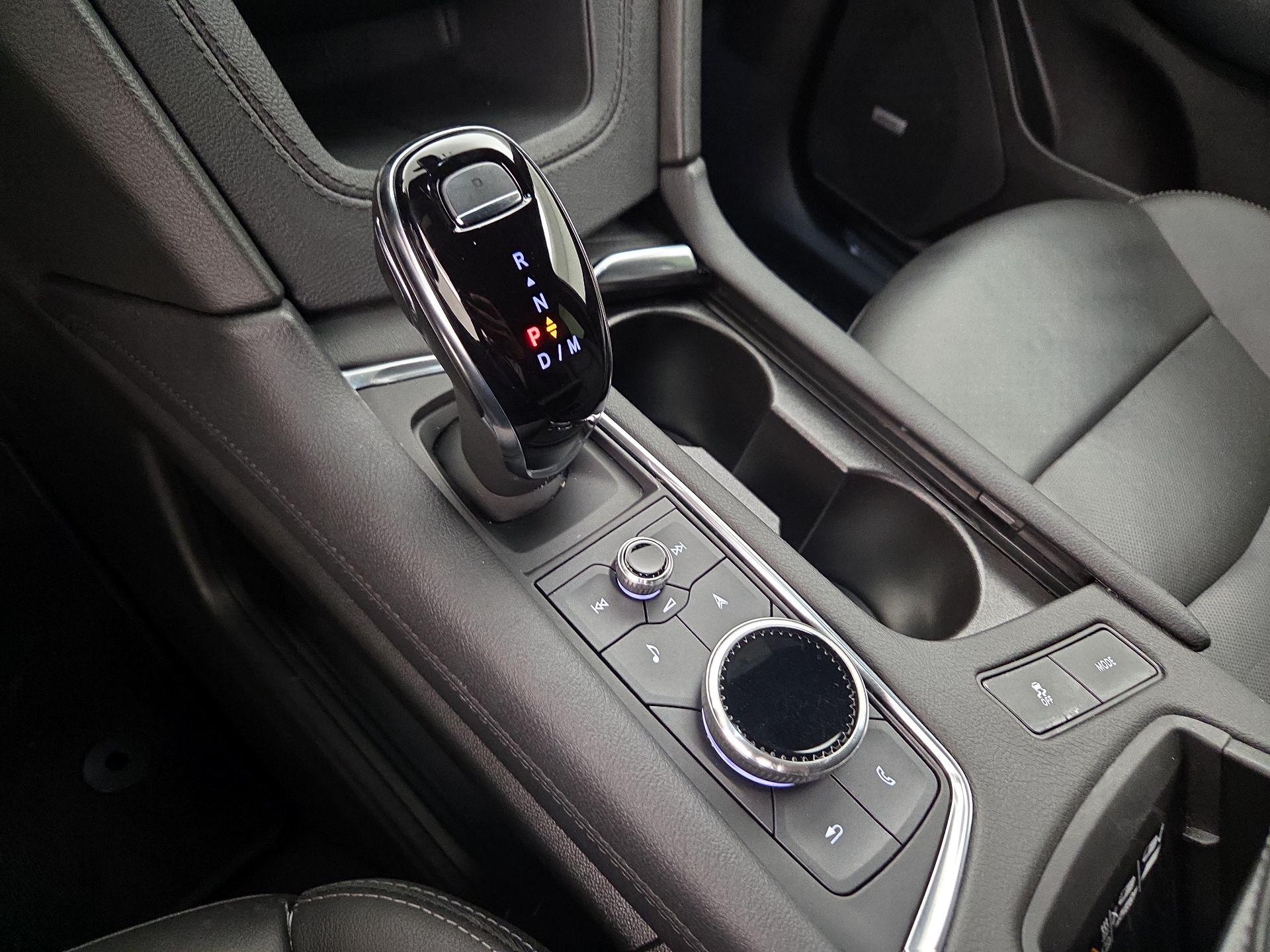 Thumbnail: 2025 Cadillac XT5 - 18