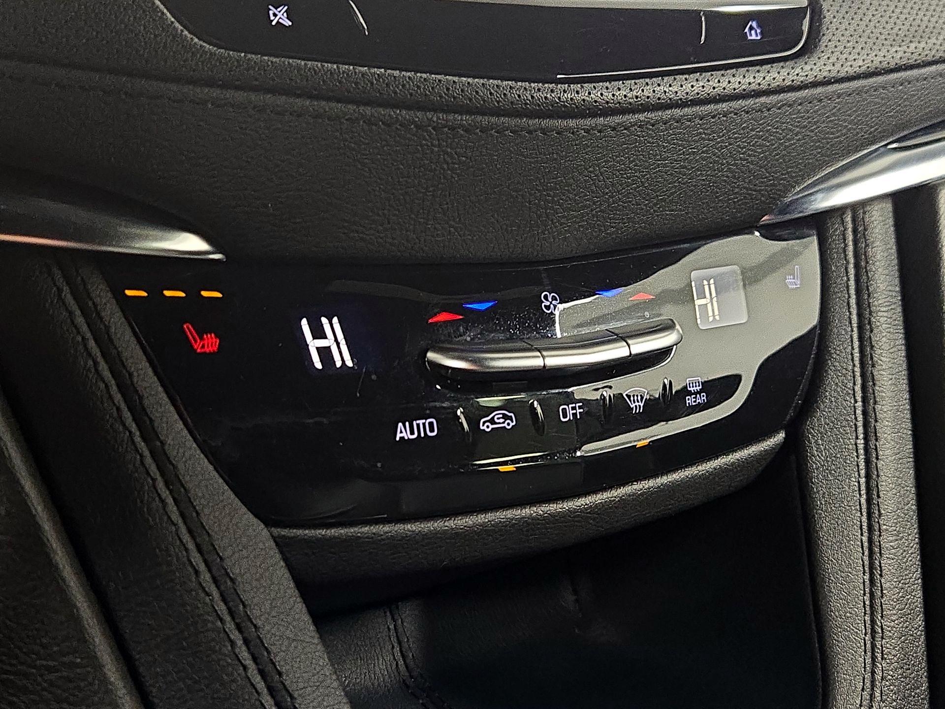 Thumbnail: 2025 Cadillac XT5 - 17