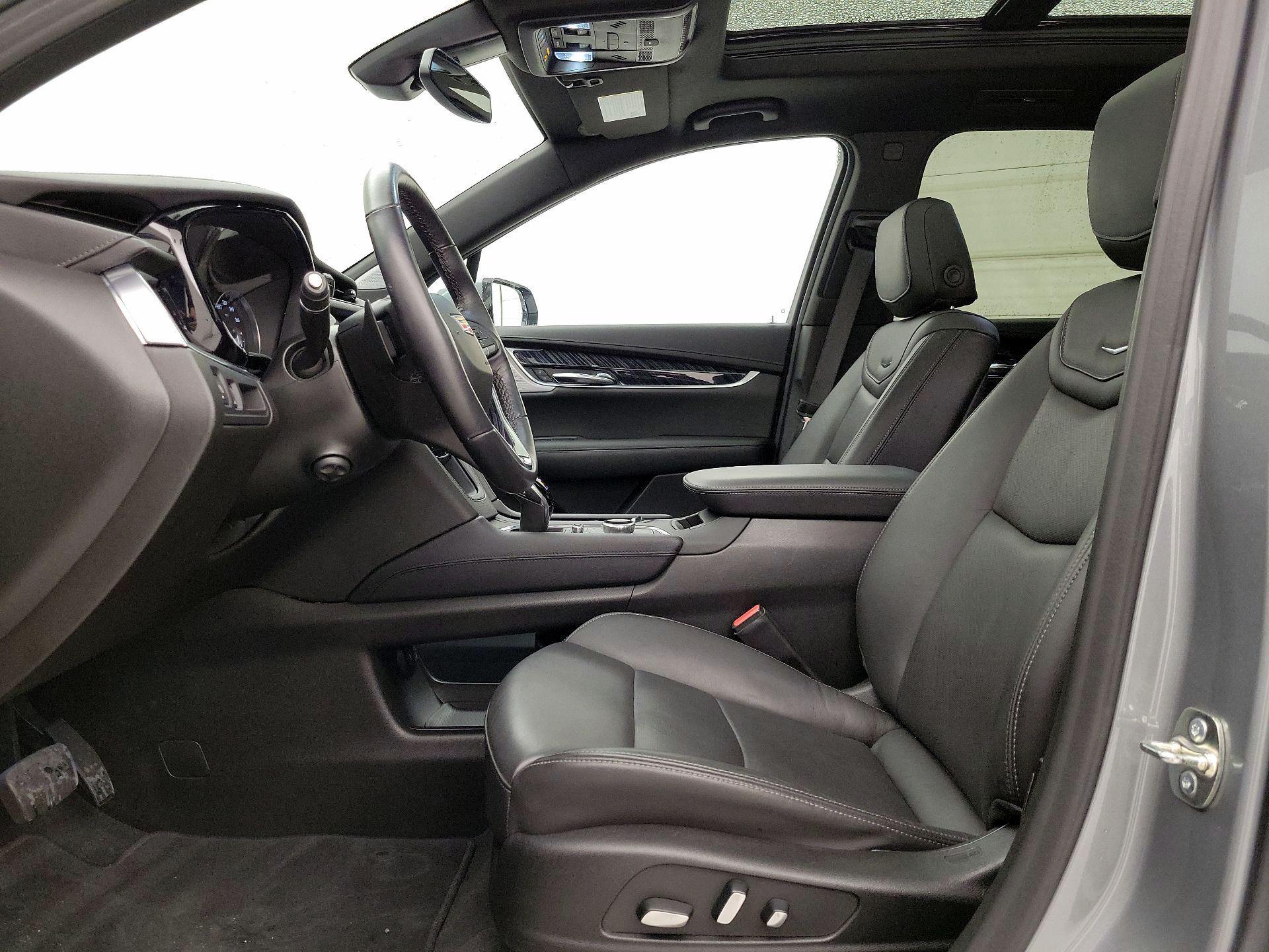 Thumbnail: 2025 Cadillac XT6 - 11