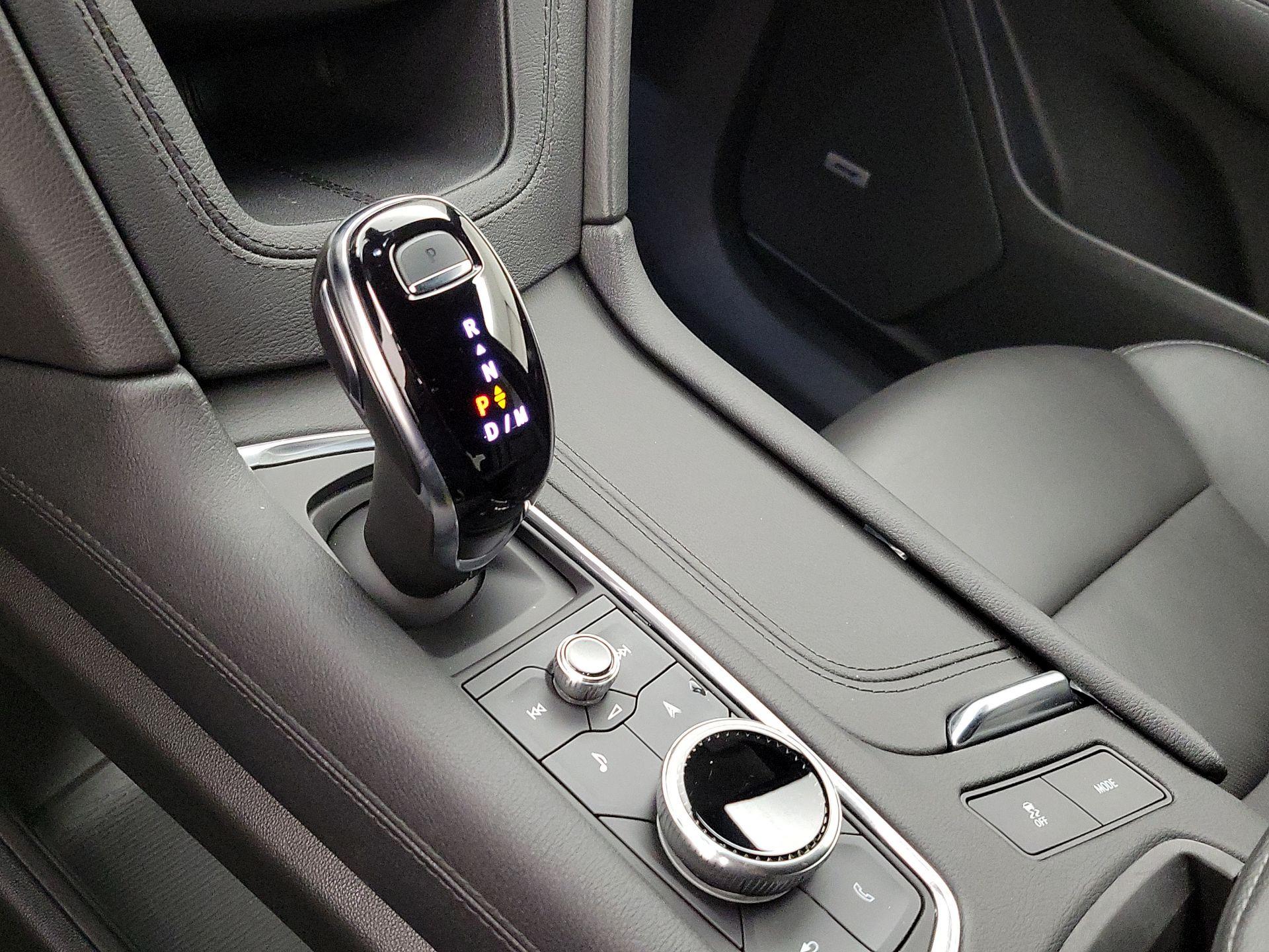 Thumbnail: 2025 Cadillac XT6 - 18