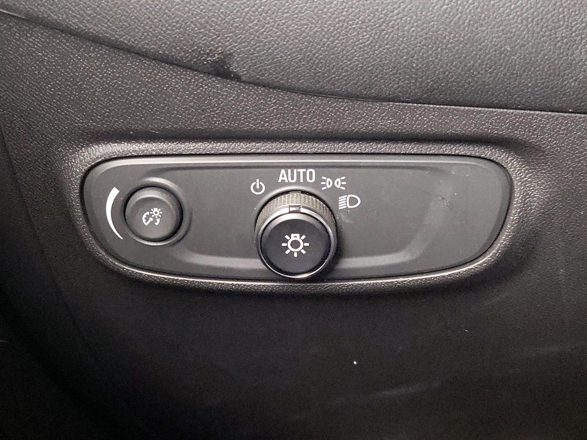 Thumbnail: 2022 Chevrolet Equinox - 13