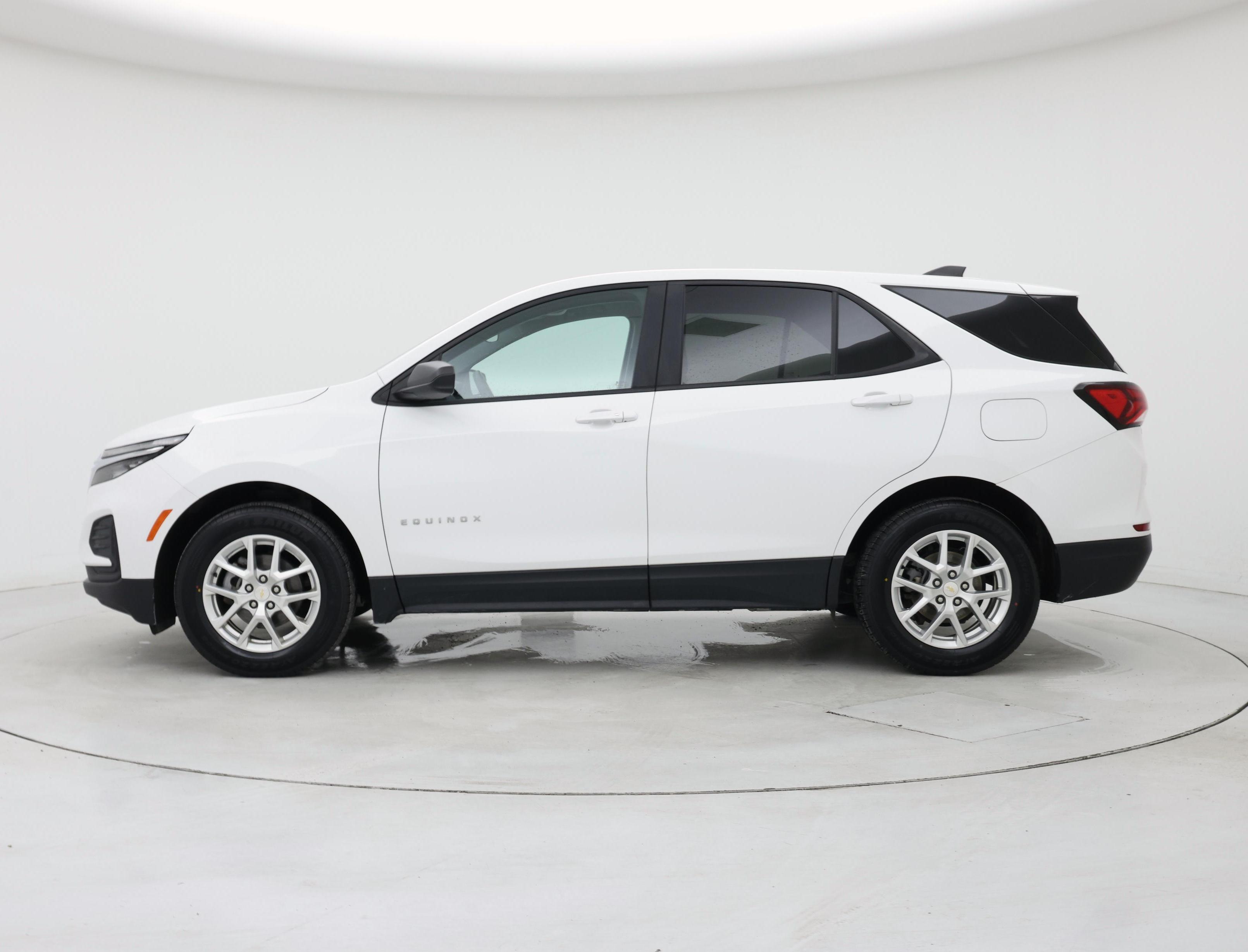 Thumbnail: 2022 Chevrolet Equinox - 3