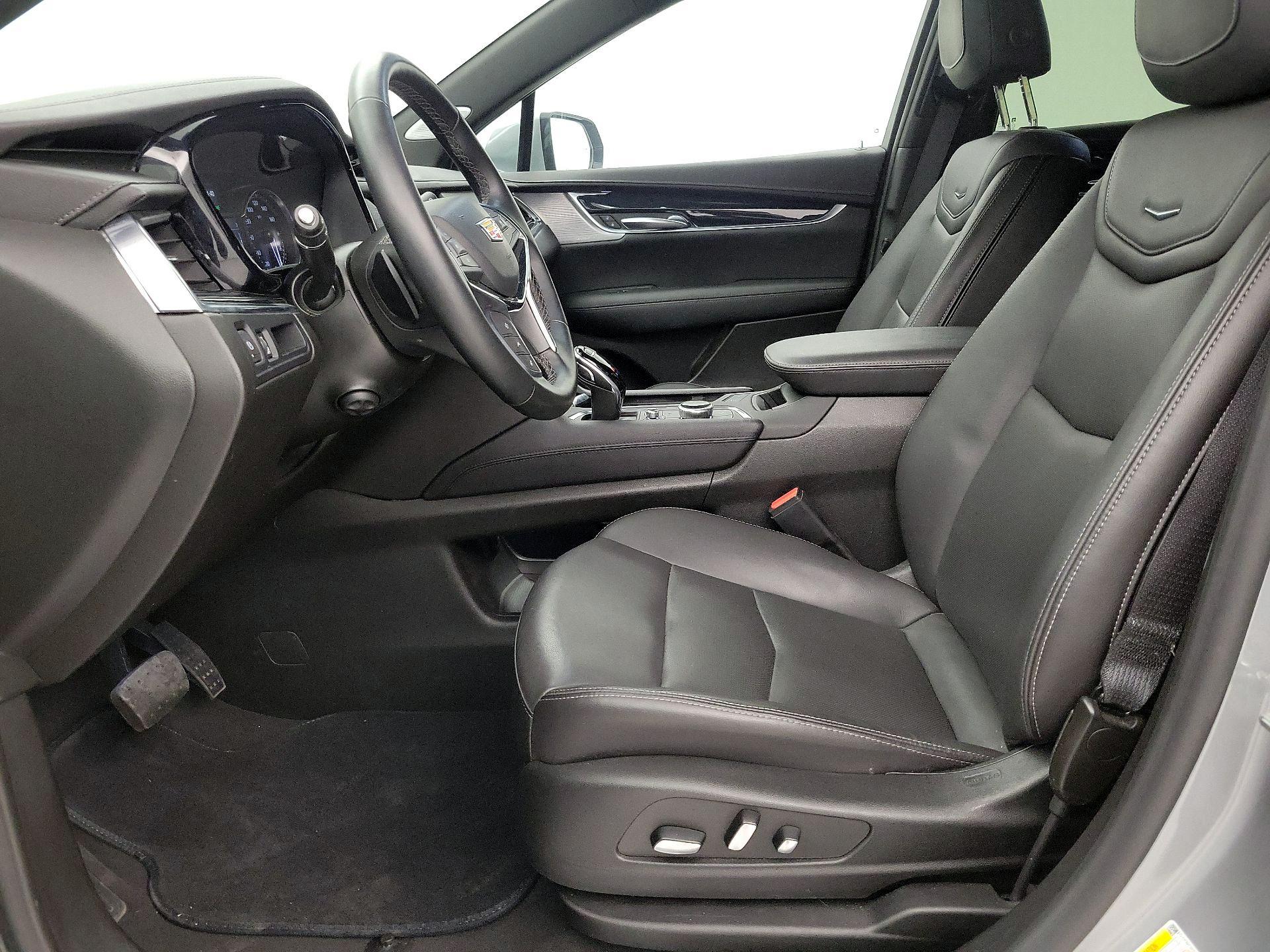 Thumbnail: 2025 Cadillac XT5 - 11