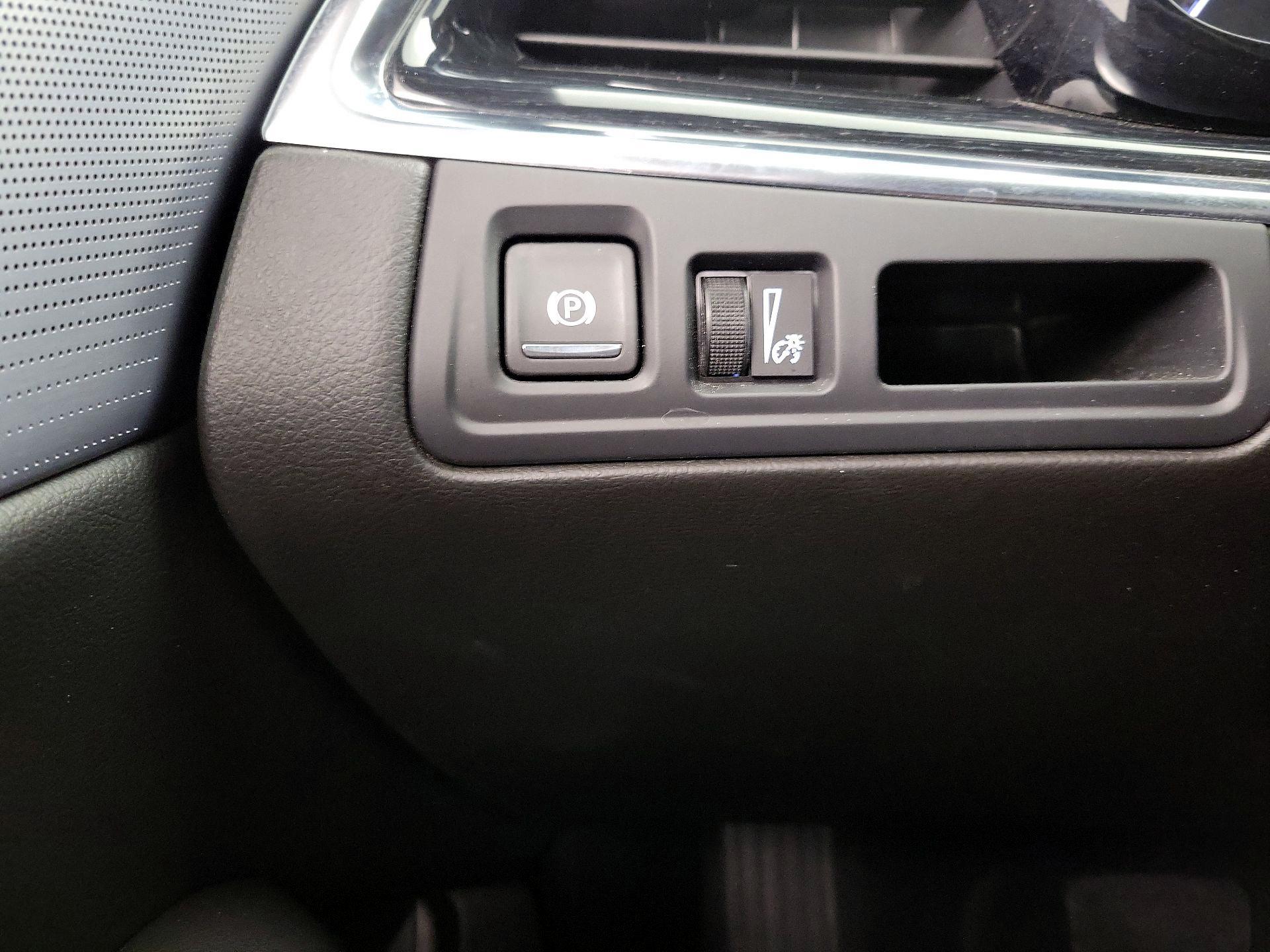 Thumbnail: 2025 Cadillac XT5 - 13