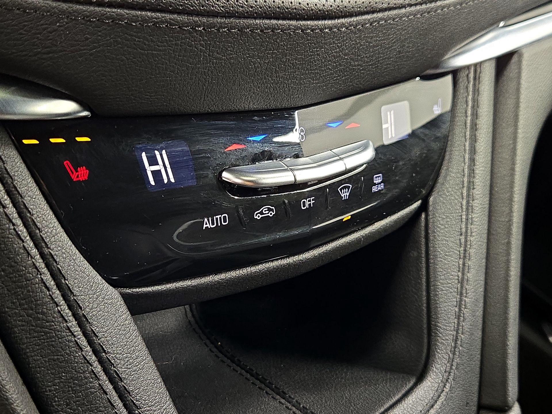 Thumbnail: 2025 Cadillac XT5 - 17