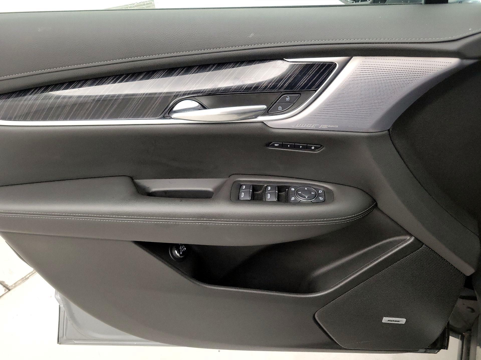 Thumbnail: 2025 Cadillac XT6 - 12