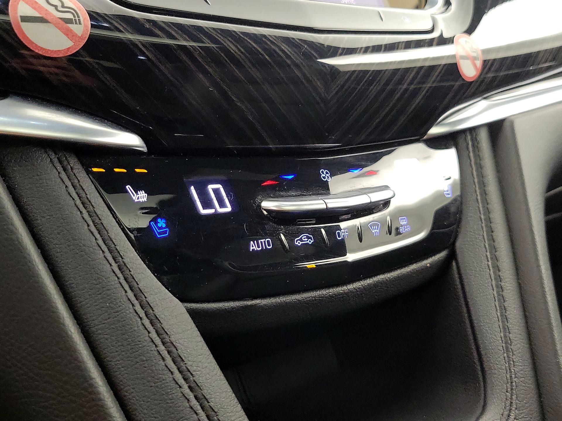 Thumbnail: 2025 Cadillac XT6 - 17