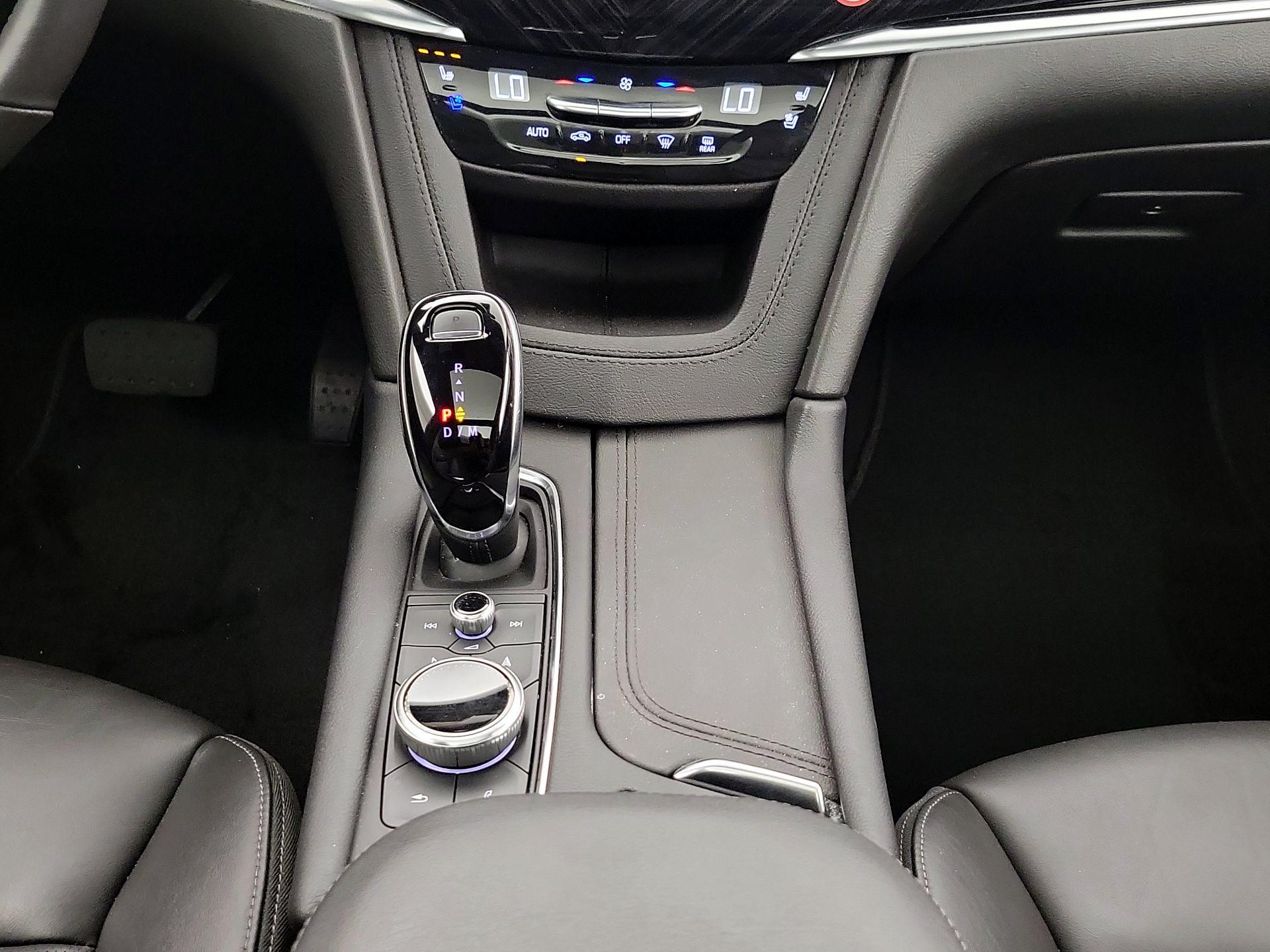 Thumbnail: 2025 Cadillac XT6 - 18