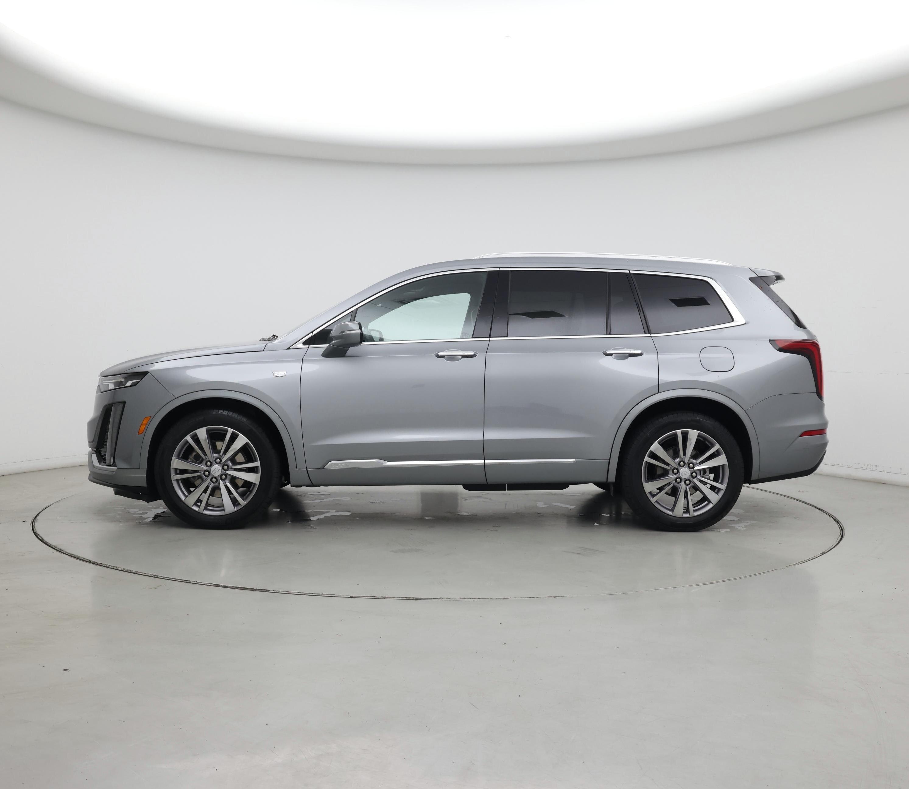 Thumbnail: 2025 Cadillac XT6 - 3