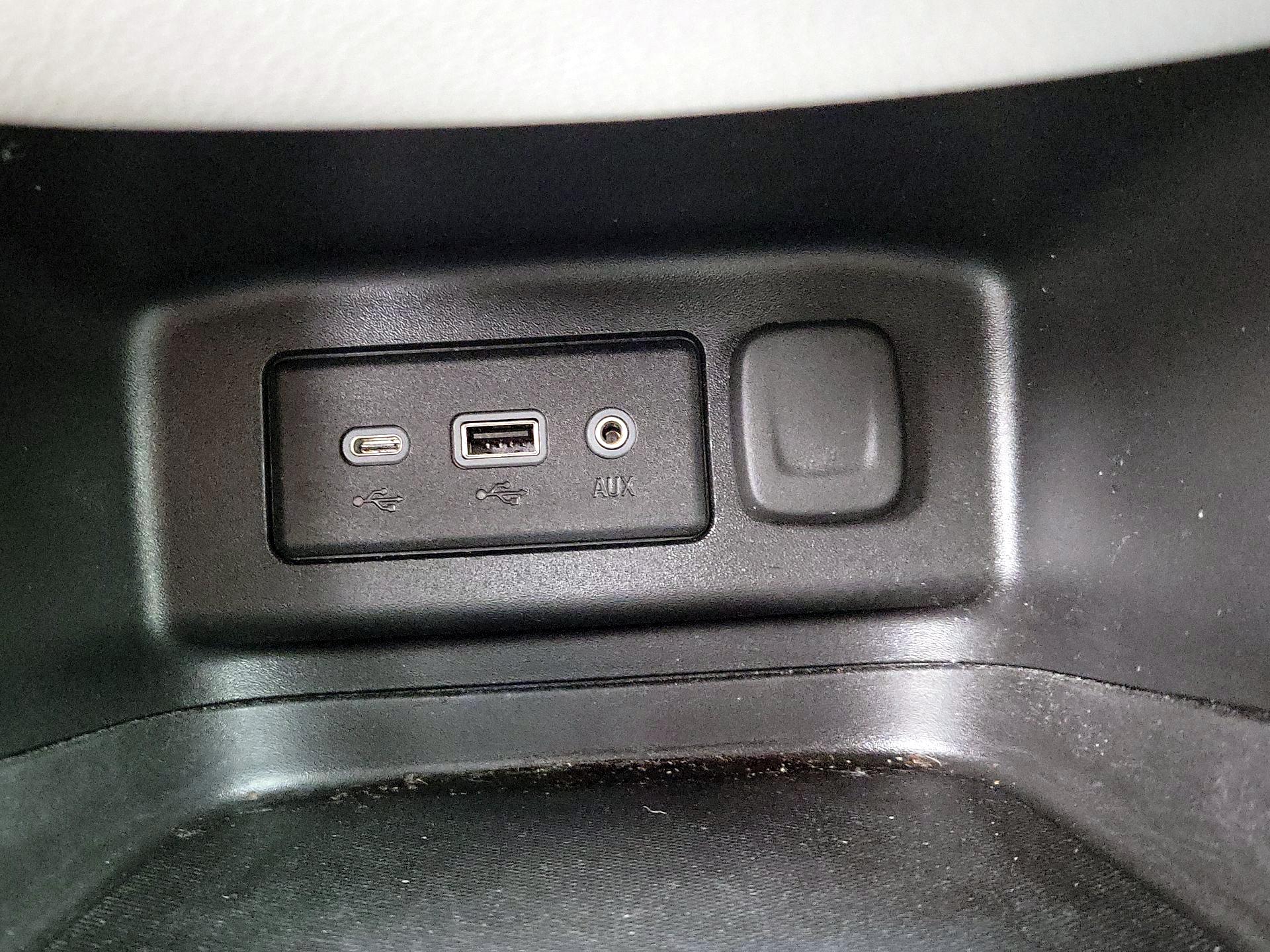 Thumbnail: 2023 Chevrolet Equinox - 18