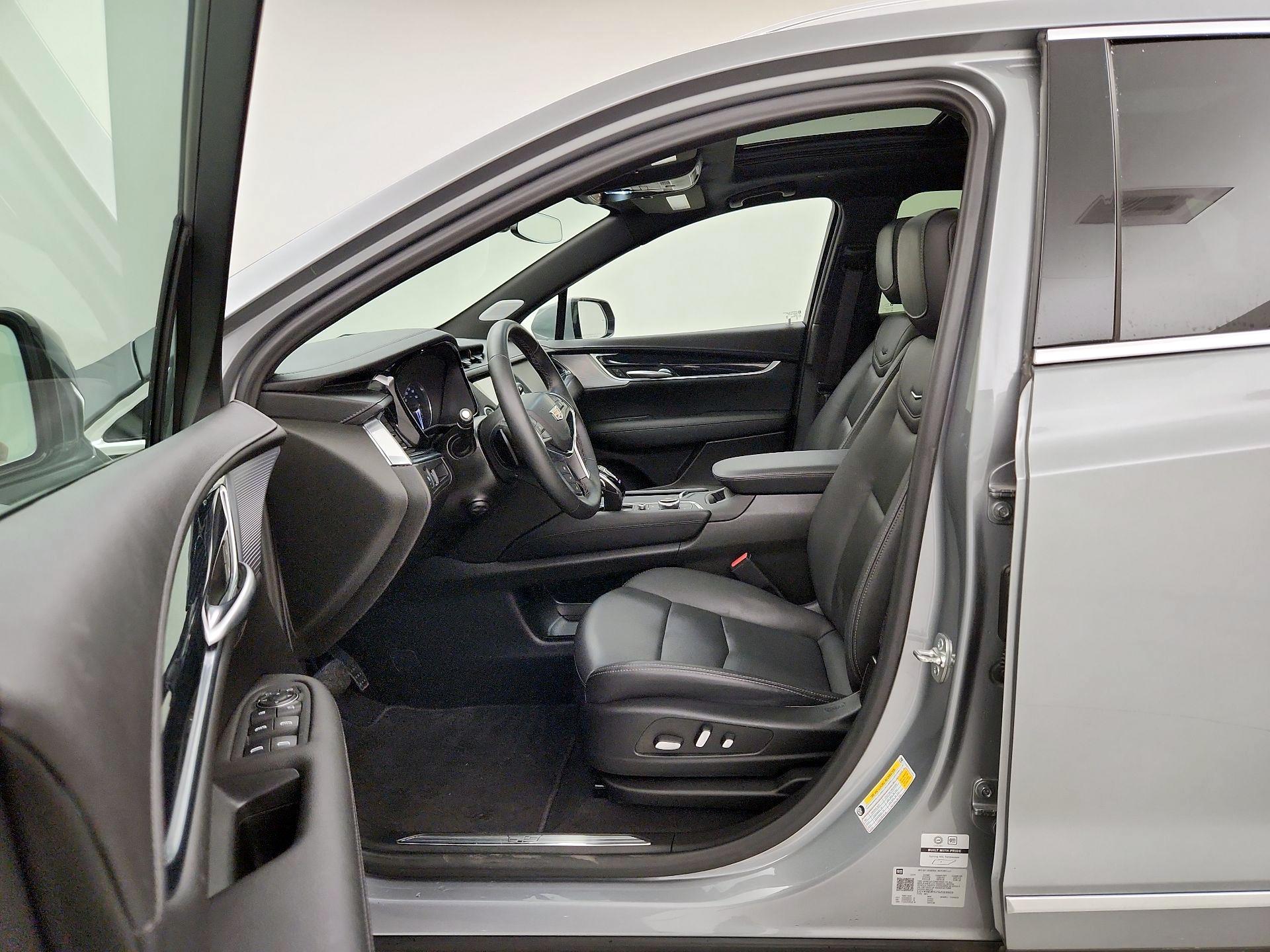 Thumbnail: 2025 Cadillac XT5 - 11