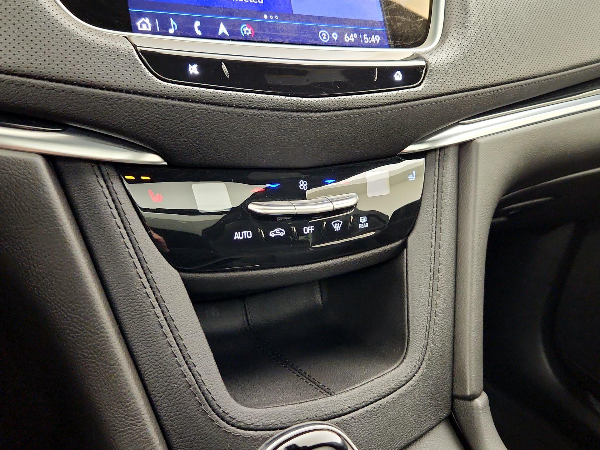 Thumbnail: 2025 Cadillac XT5 - 16