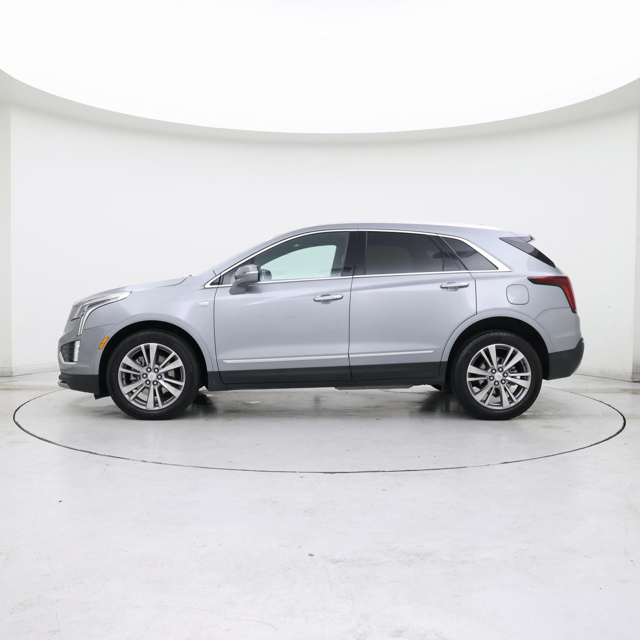 Thumbnail: 2025 Cadillac XT5 - 3