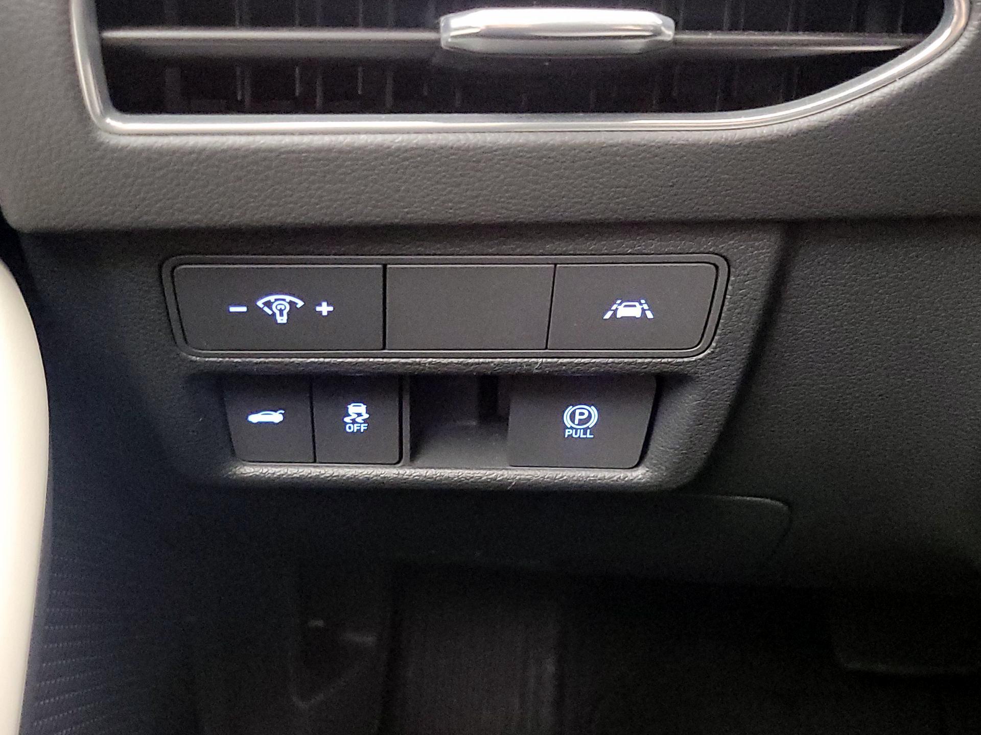 Thumbnail: 2023 Hyundai Sonata - 13