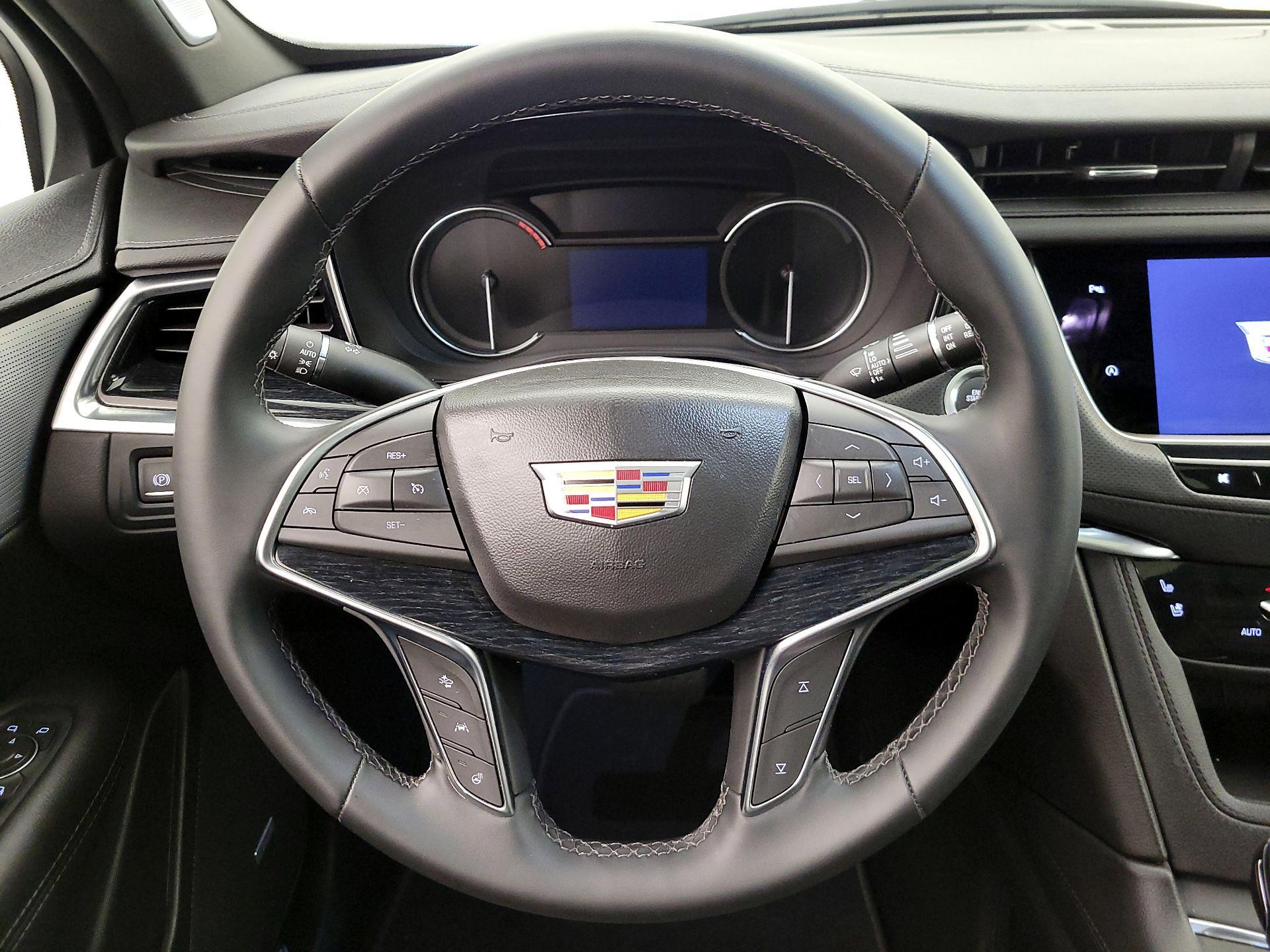 Thumbnail: 2025 Cadillac XT5 - 10