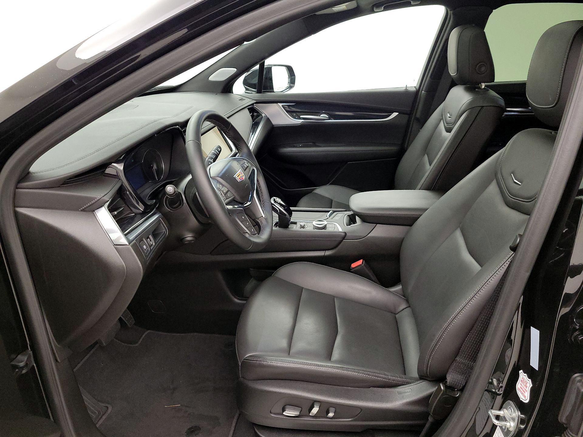 Thumbnail: 2025 Cadillac XT5 - 11