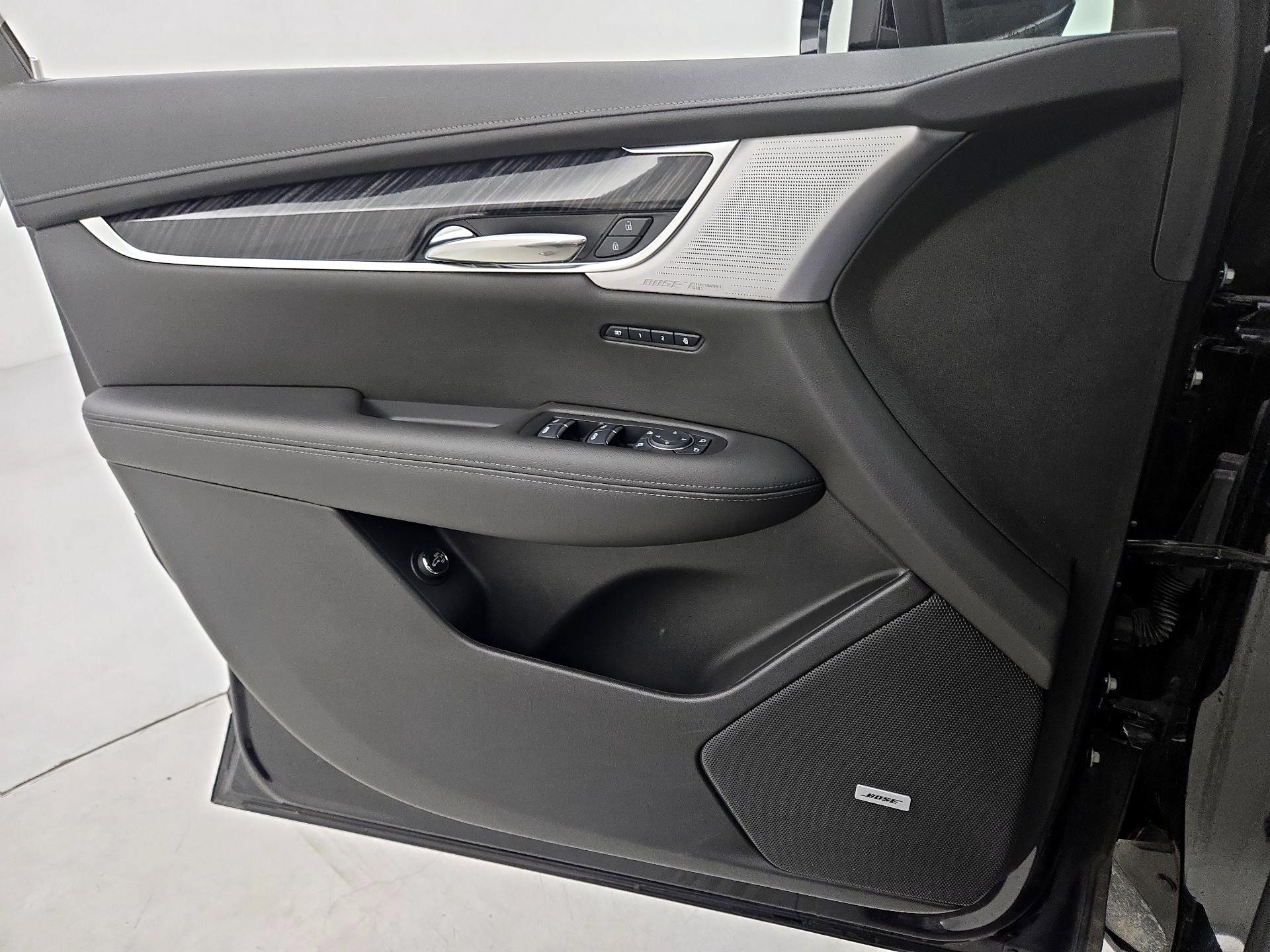 Thumbnail: 2025 Cadillac XT6 - 12