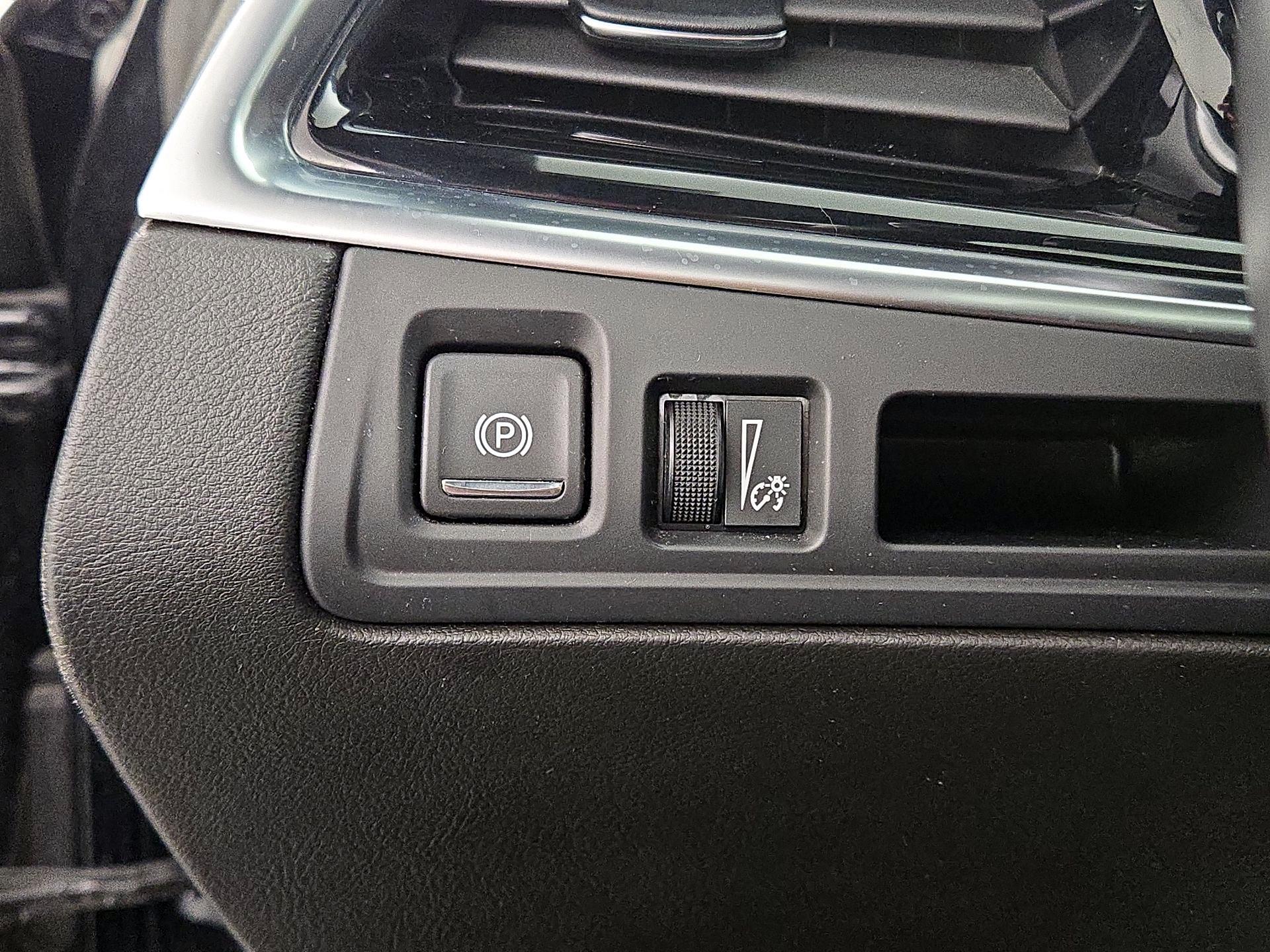 Thumbnail: 2025 Cadillac XT6 - 13