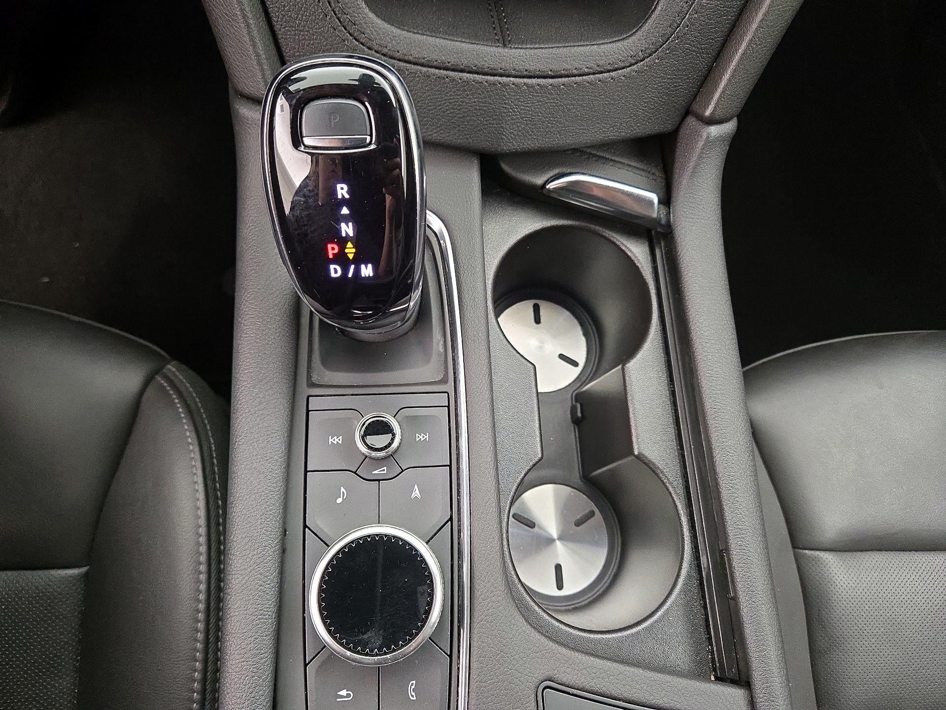 Thumbnail: 2025 Cadillac XT6 - 18