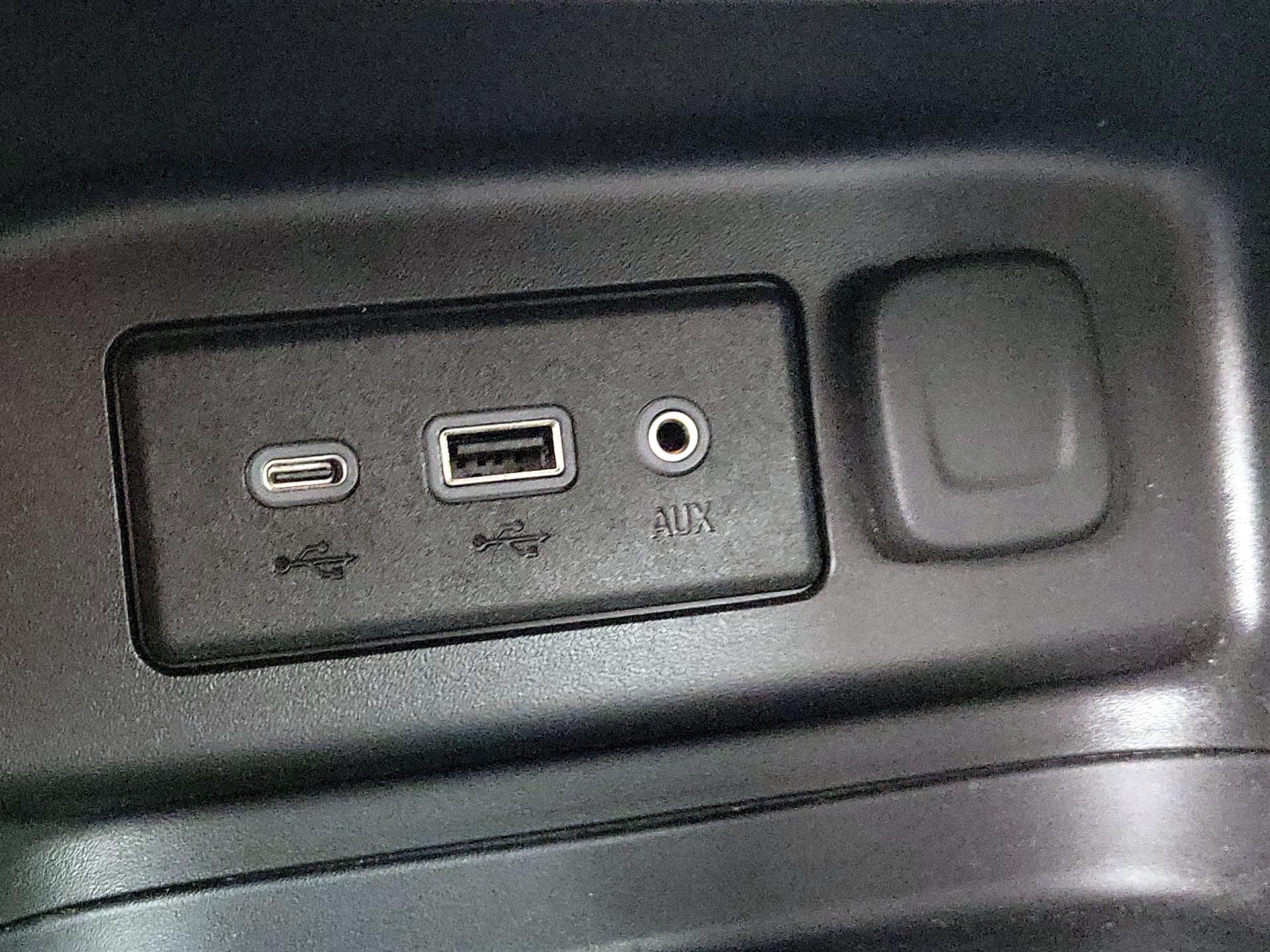 Thumbnail: 2023 Chevrolet Equinox - 18