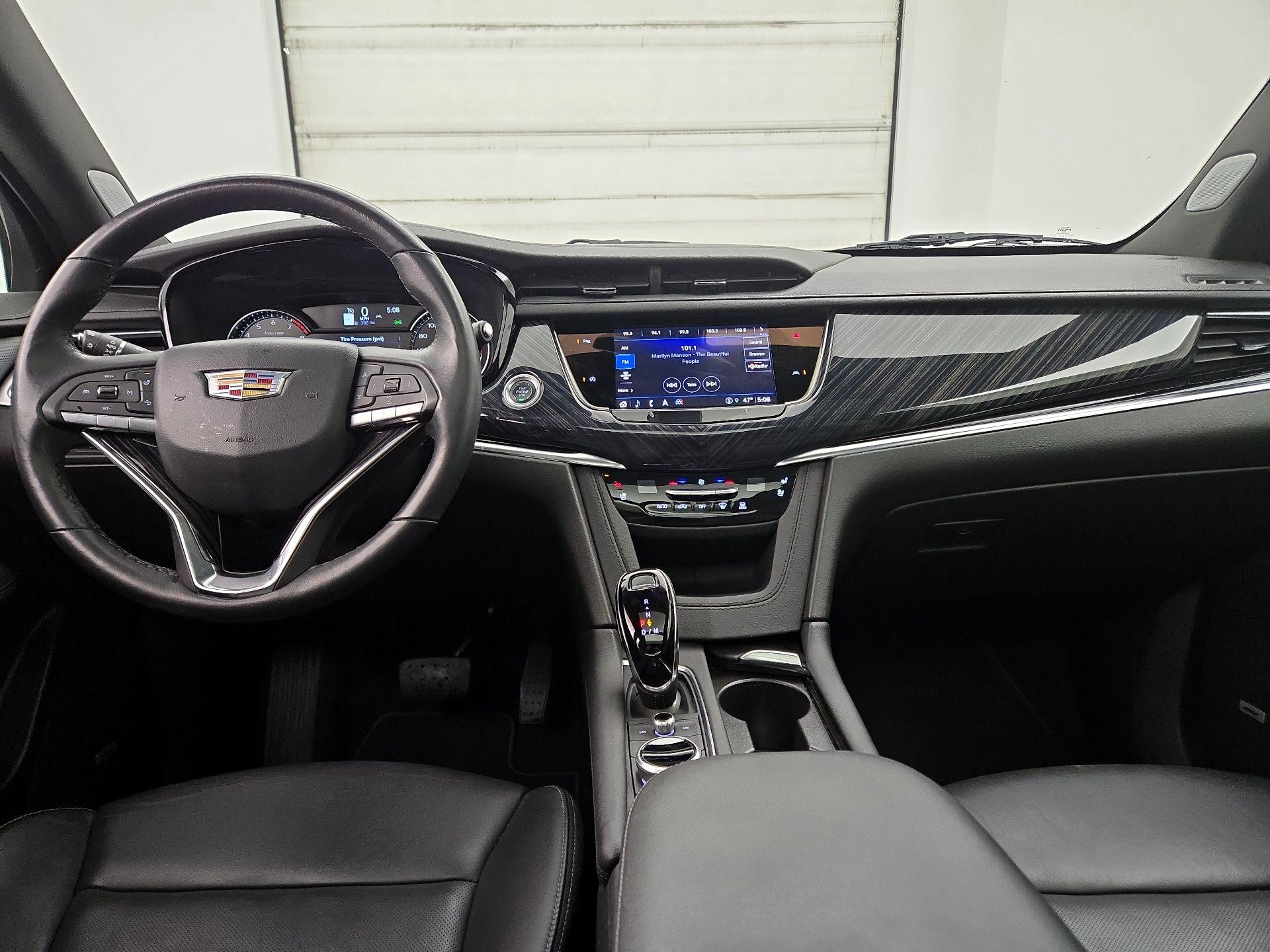 Thumbnail: 2025 Cadillac XT6 - 9