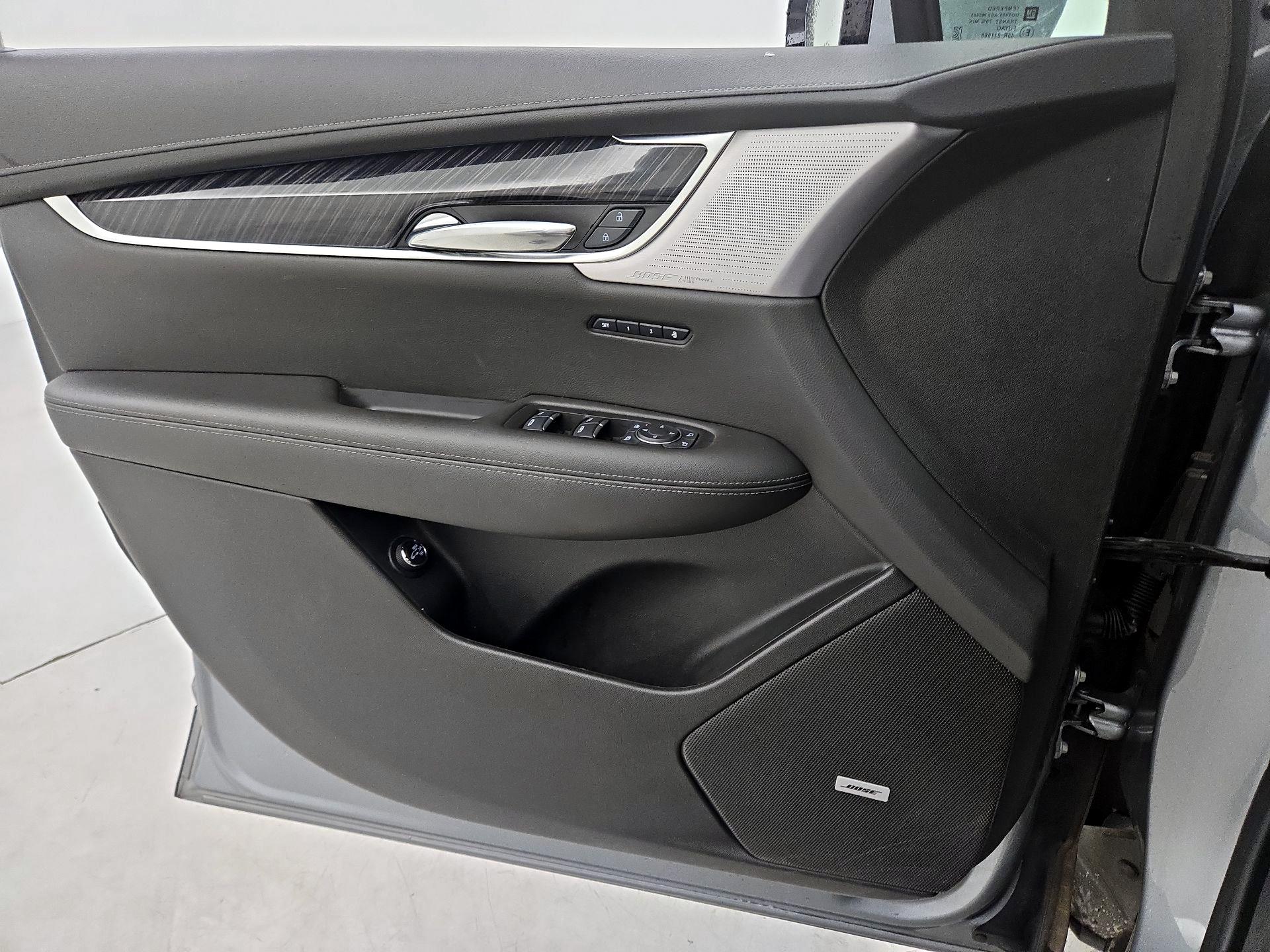 Thumbnail: 2025 Cadillac XT6 - 12