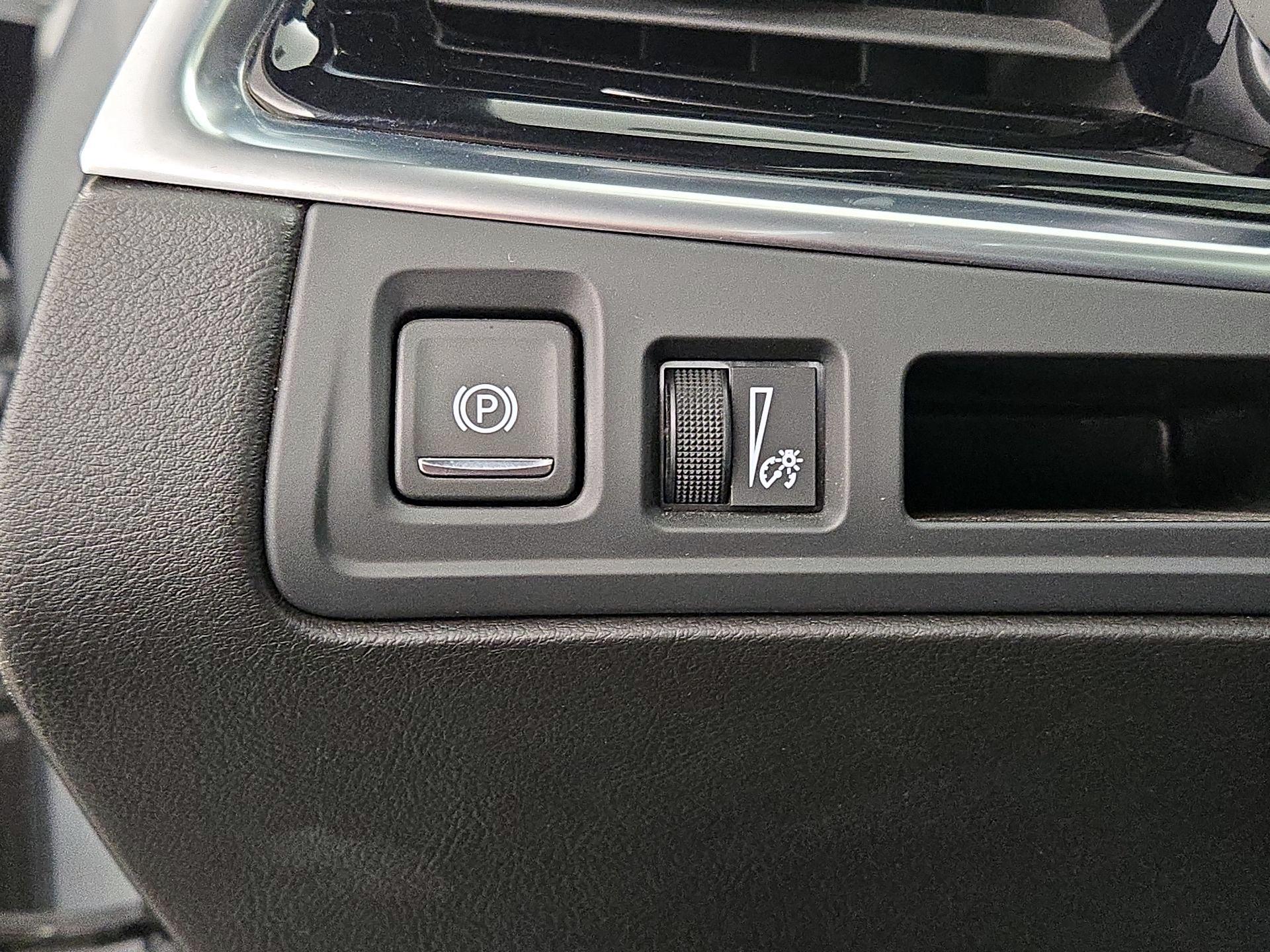 Thumbnail: 2025 Cadillac XT6 - 13