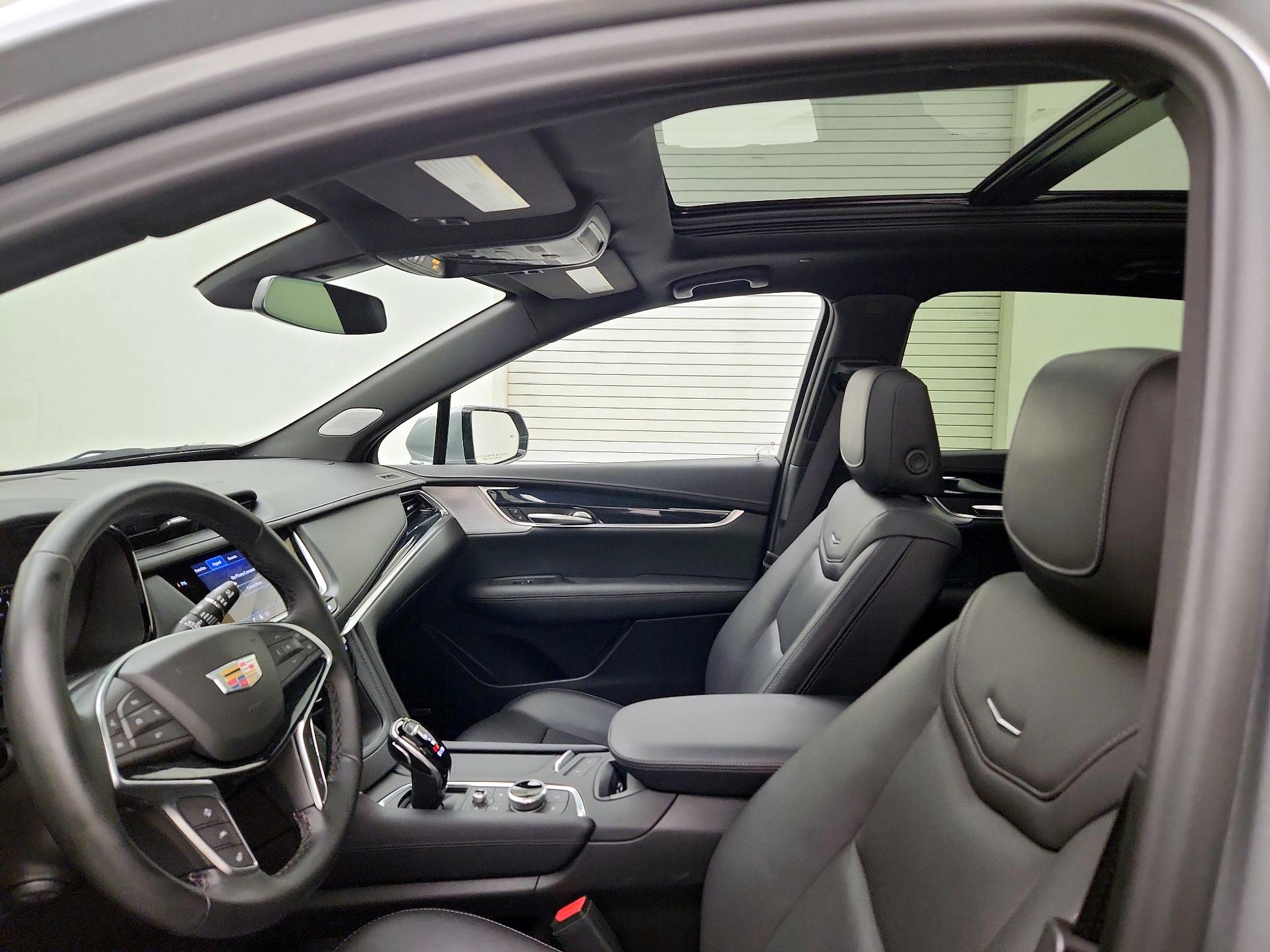 Thumbnail: 2025 Cadillac XT5 - 19