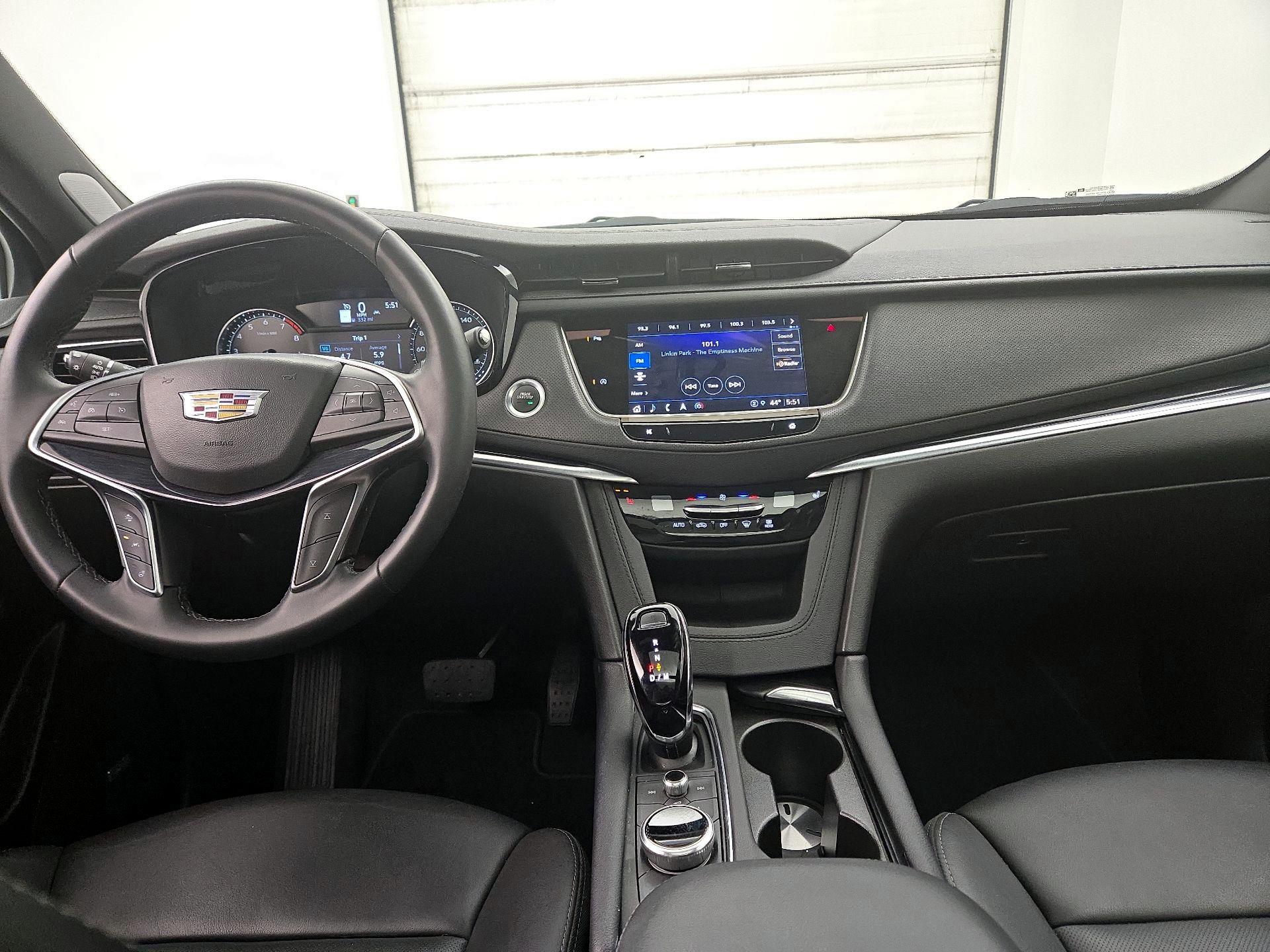 Thumbnail: 2025 Cadillac XT5 - 9