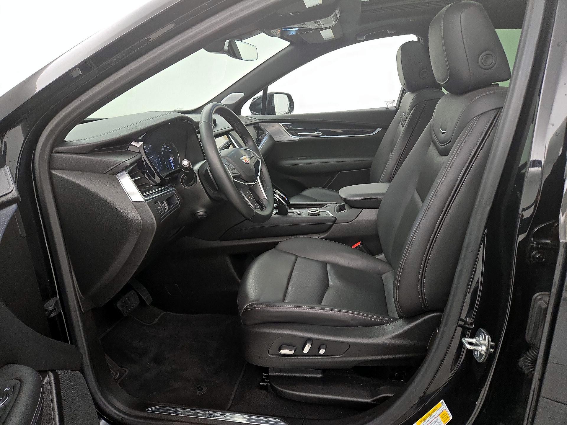 Thumbnail: 2025 Cadillac XT5 - 11