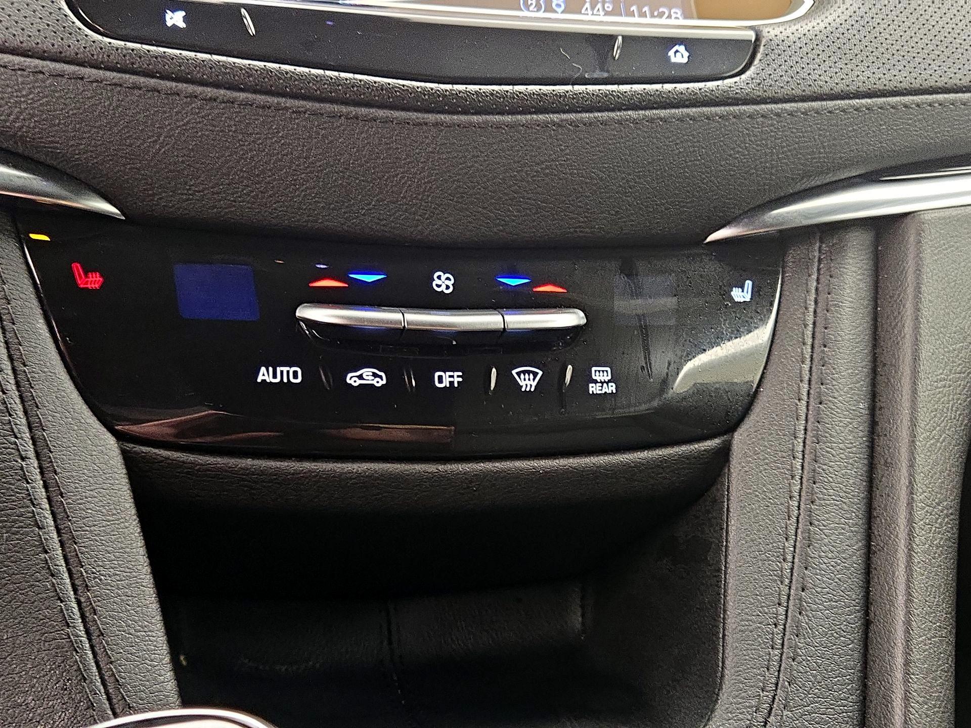 Thumbnail: 2025 Cadillac XT5 - 17