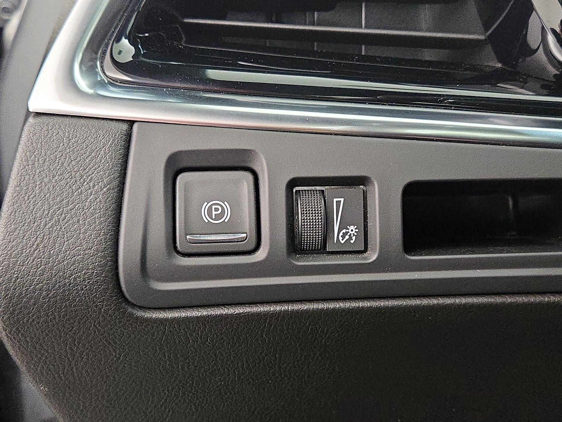 Thumbnail: 2025 Cadillac XT6 - 13