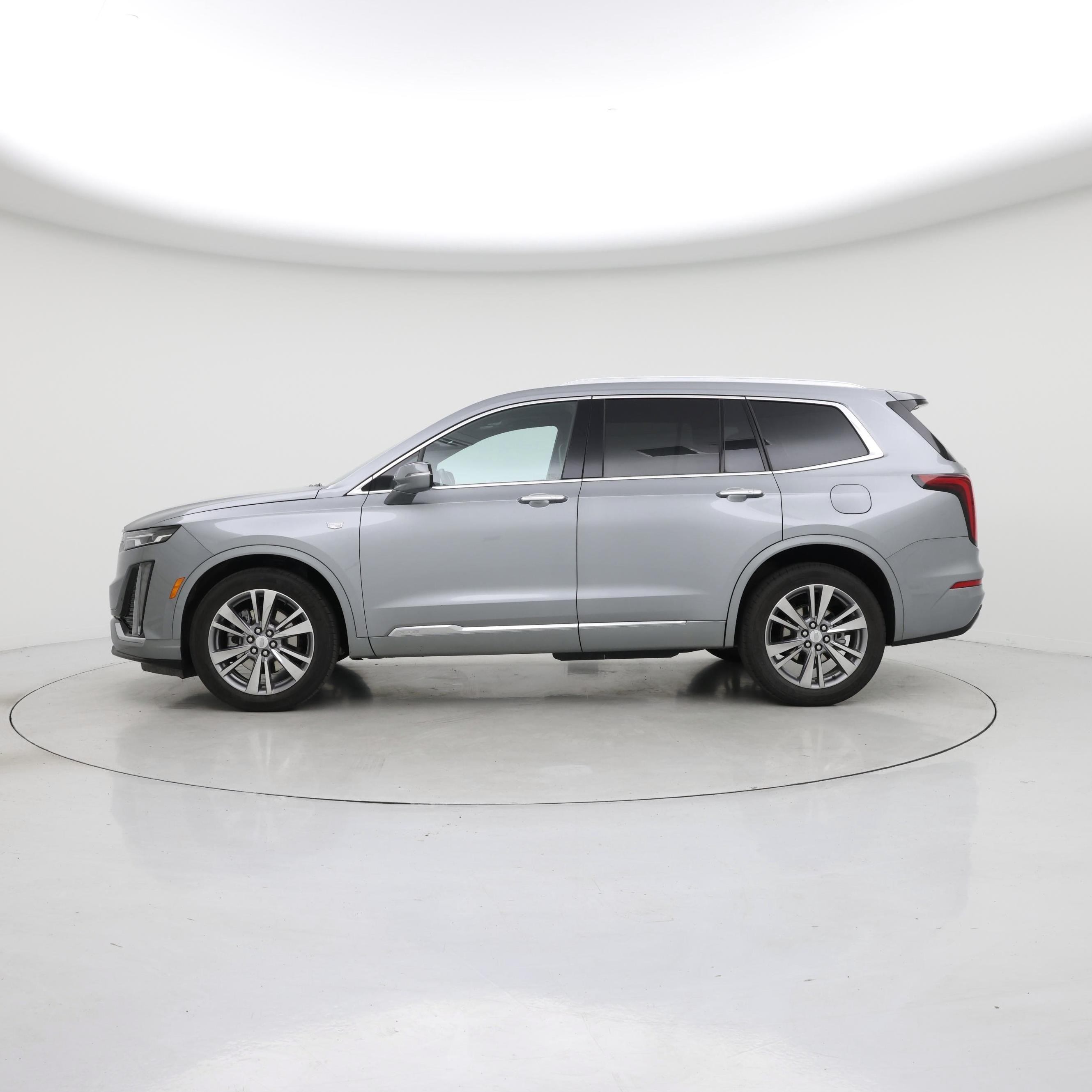 Thumbnail: 2025 Cadillac XT6 - 3