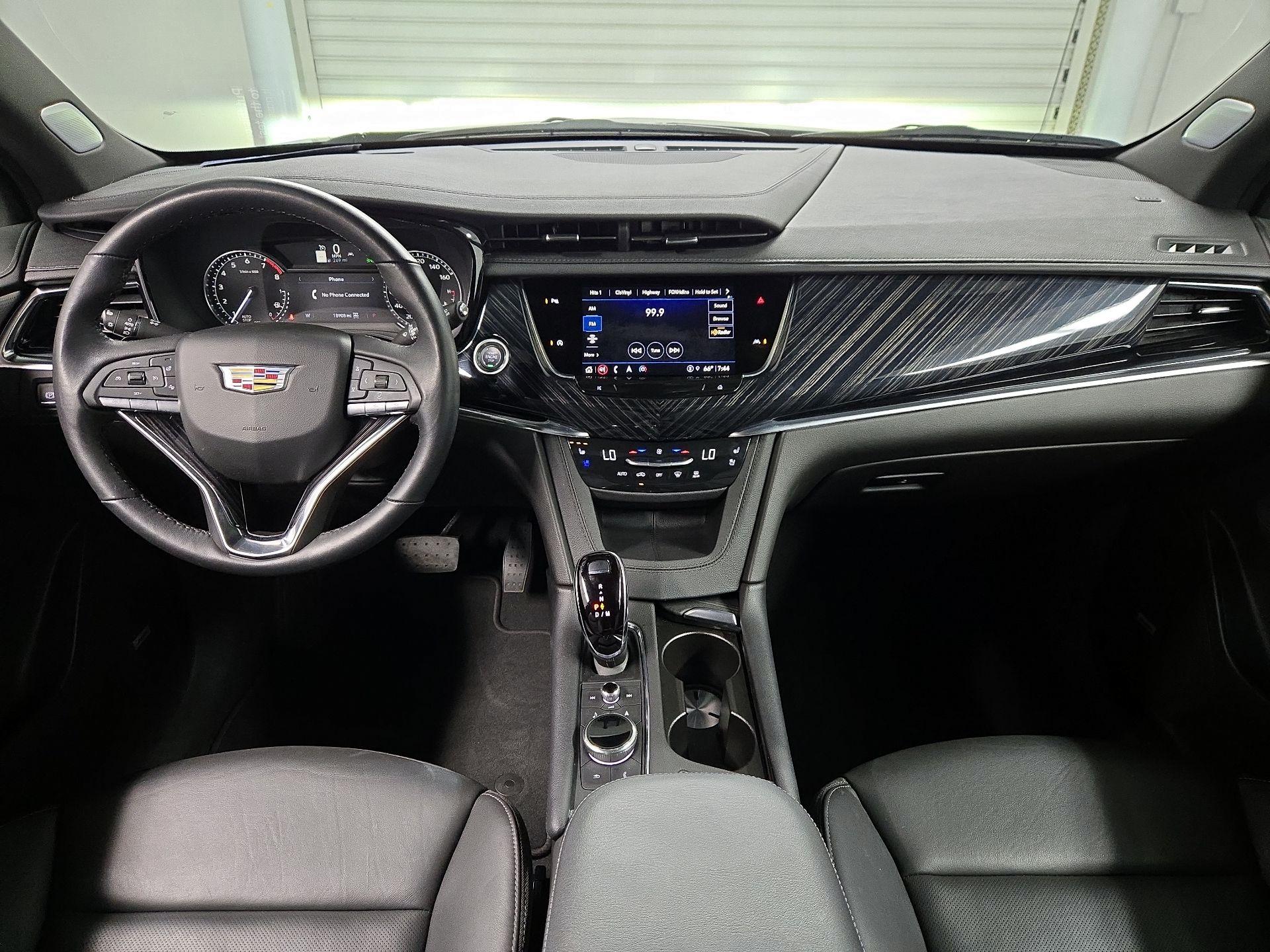 Thumbnail: 2025 Cadillac XT6 - 9