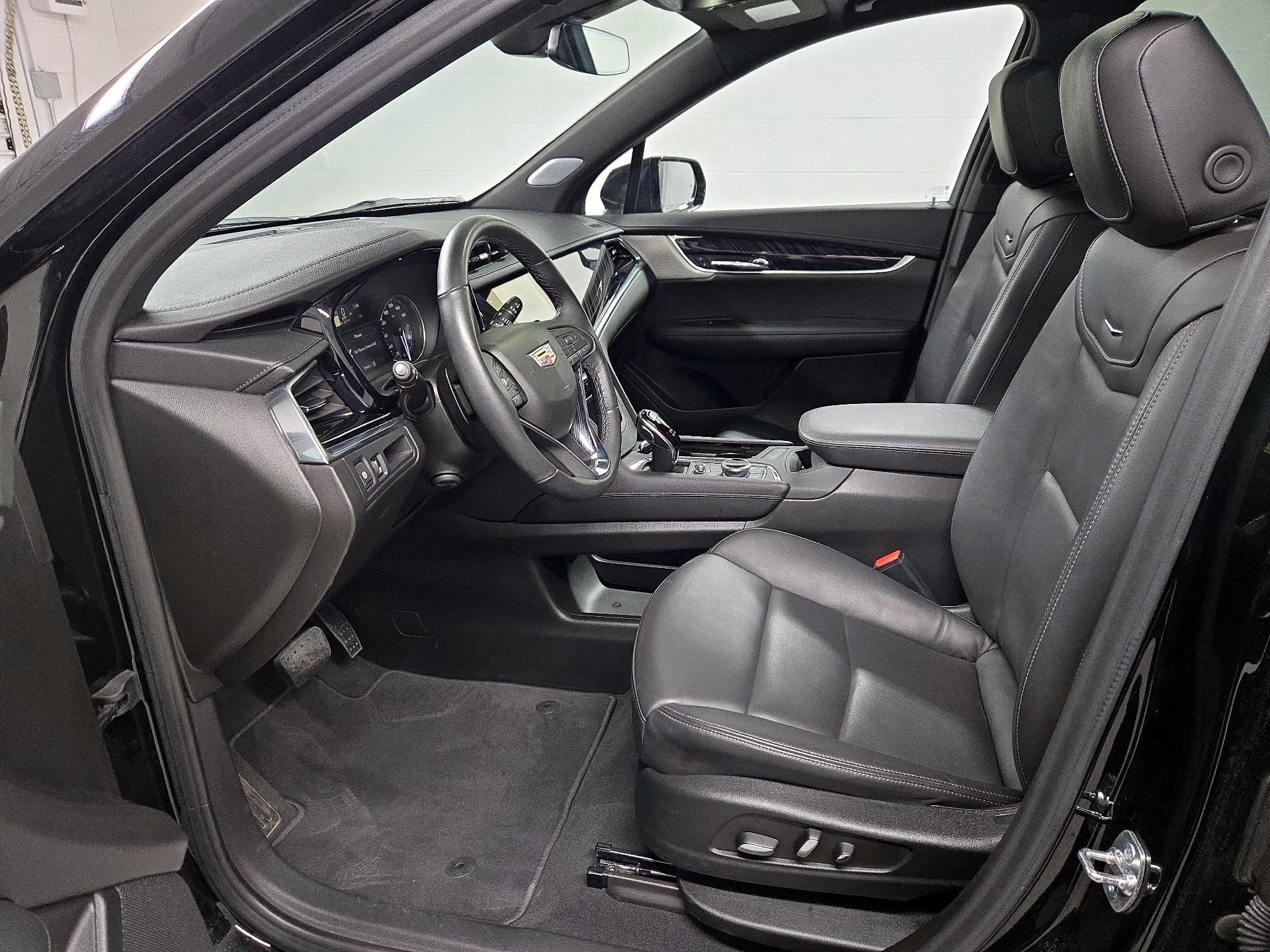 Thumbnail: 2025 Cadillac XT6 - 11